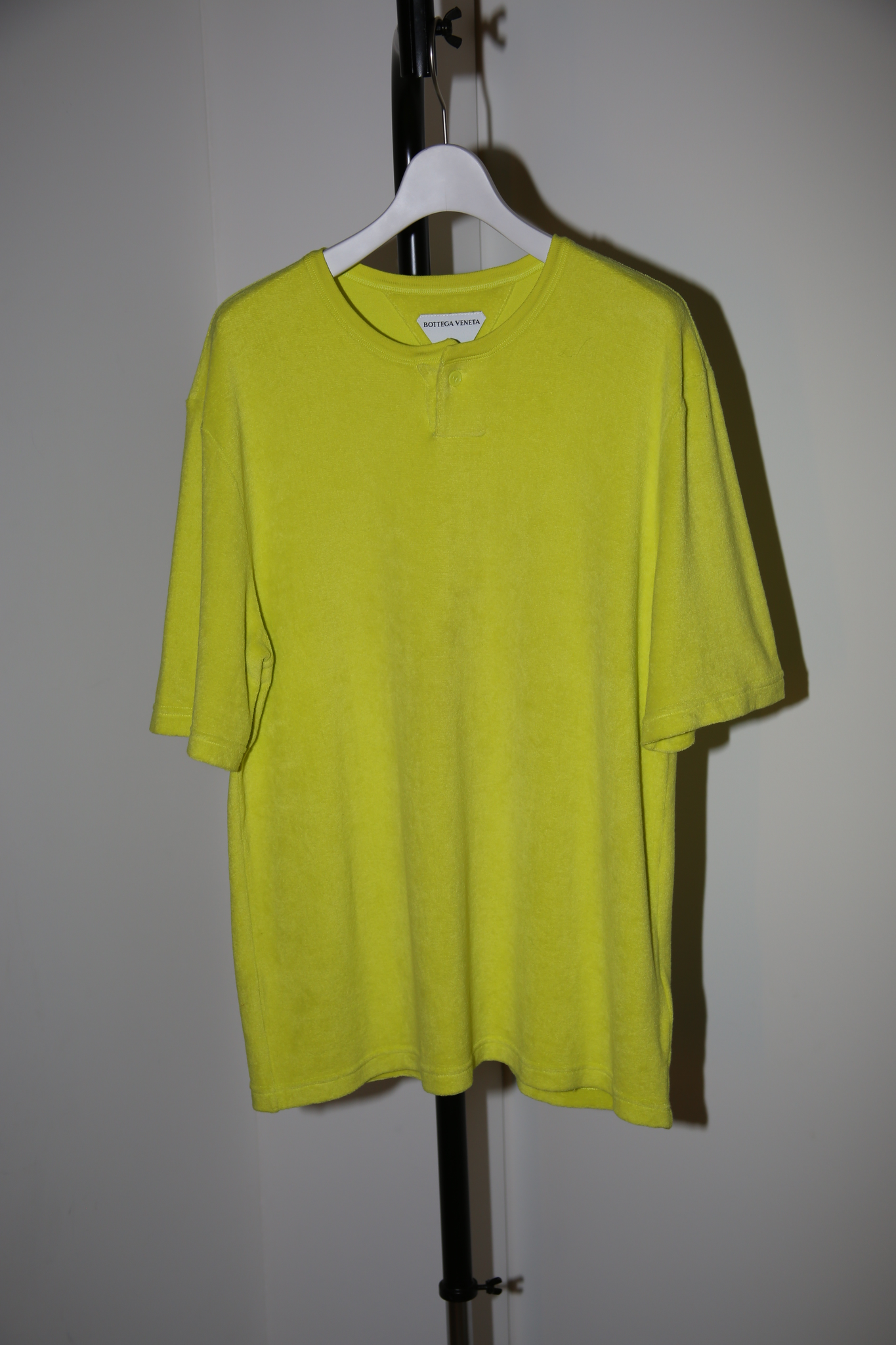 2020 BOTTEGA VENETA / HENRY NECK PILE T-SHIRT IN NEON YELLOW