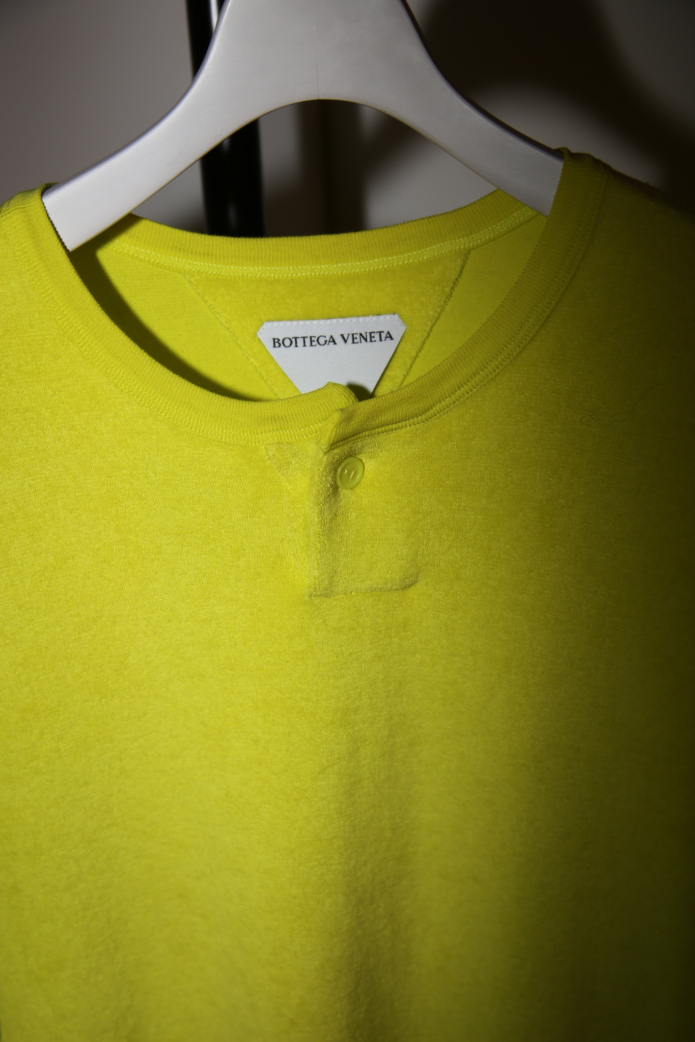 2020 BOTTEGA VENETA / HENRY NECK PILE T-SHIRT IN NEON YELLOW
