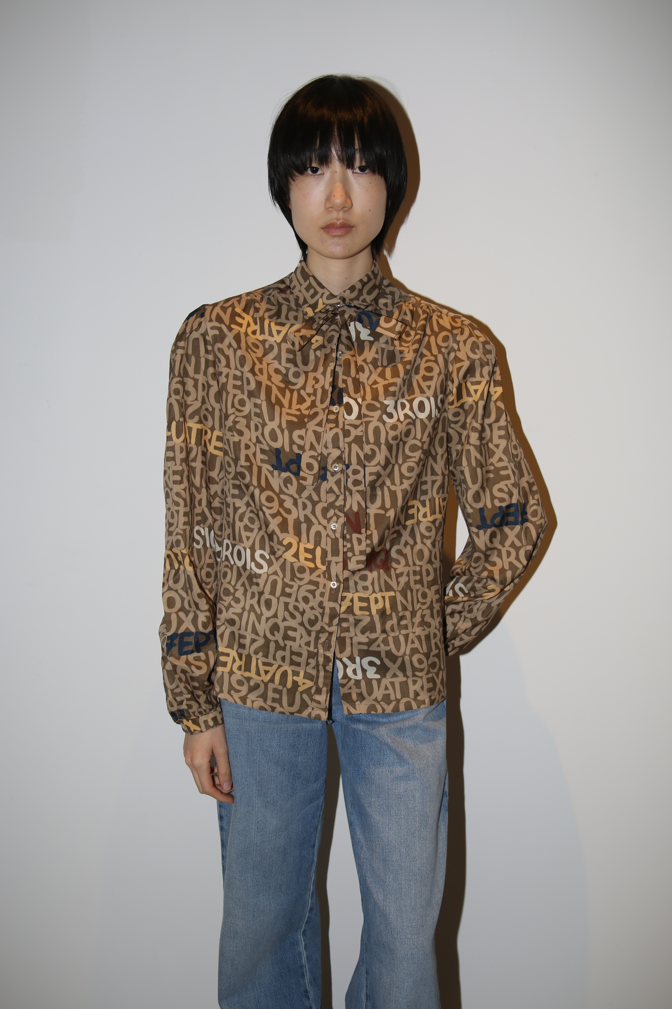 1980 VINTAGE / NARROW TIE SATIN BLOUSE WITH ALL OVER PRINT