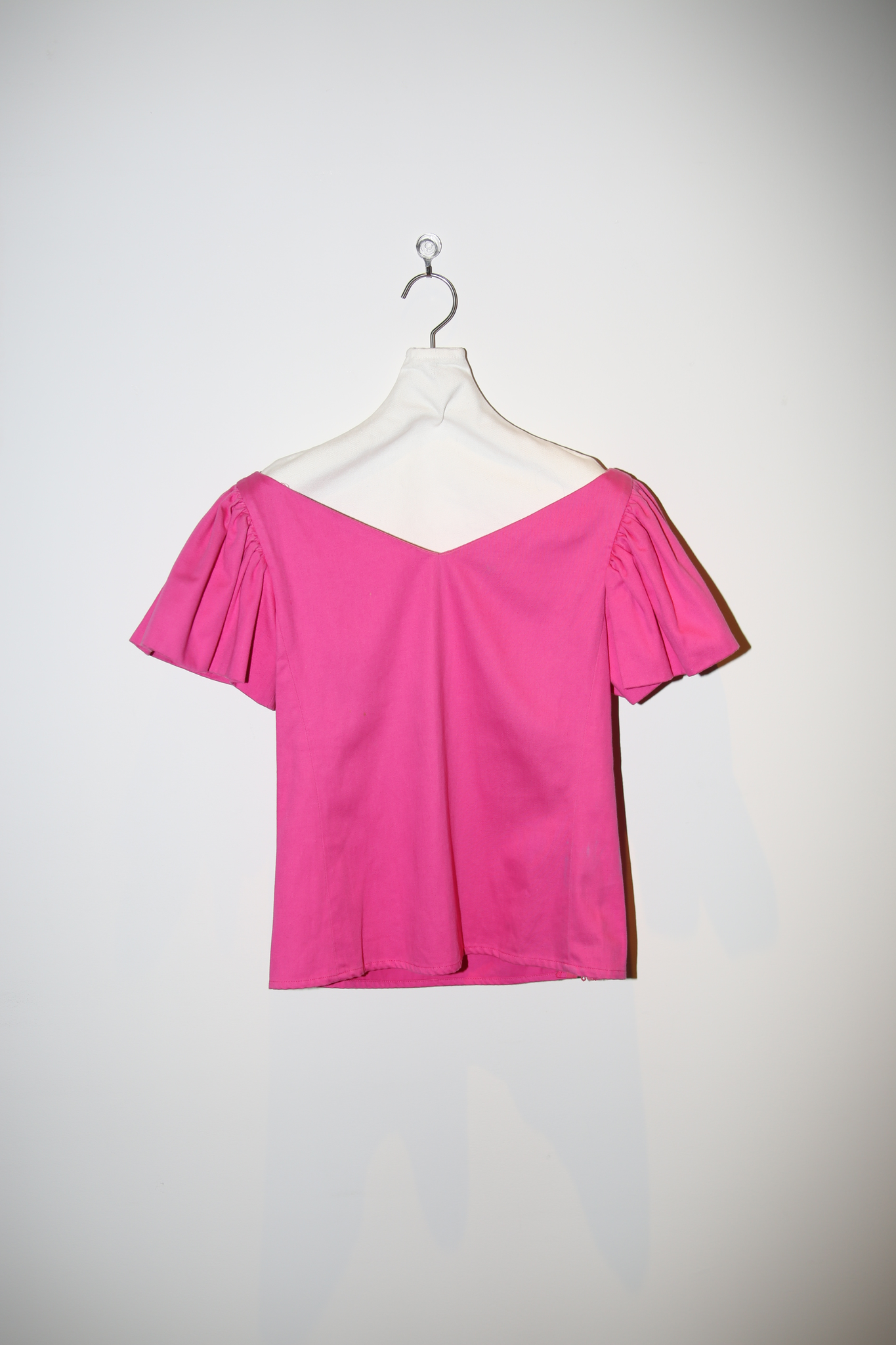 1980 YVESSAINTLAURENT / COTTON BLOUSE WITH RAFFLE SLEEVE