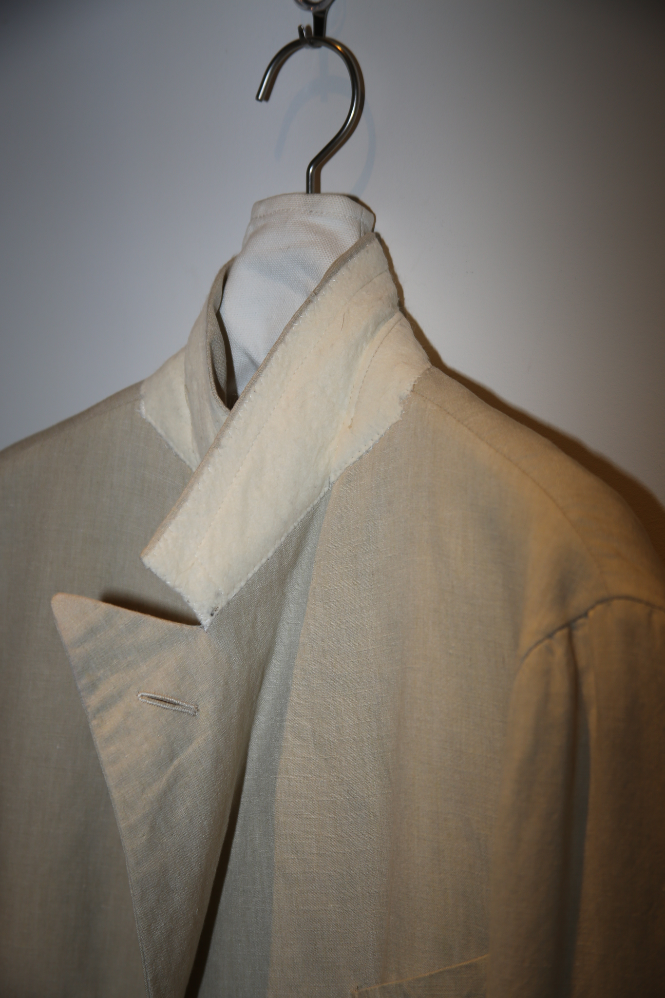 1990 GIORGIO ARMANI / DOUBLE BREAST LINEN TAILORED JACKET IN ECRU