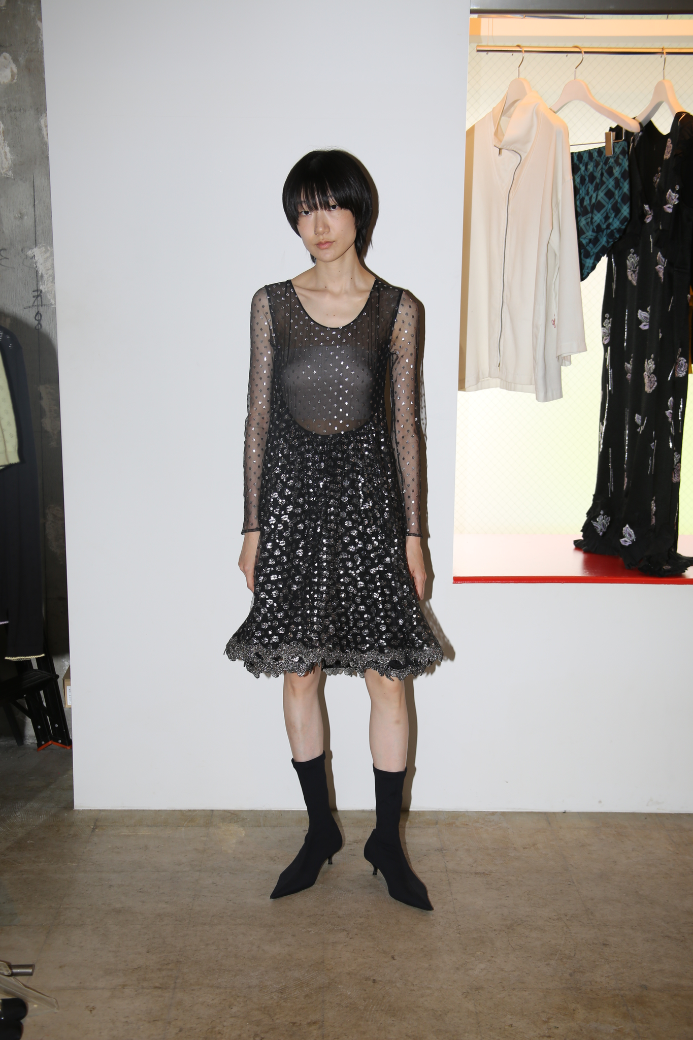 1980 VINTAGE / METALLIC HARD TULE BABY DOLL DRESS
