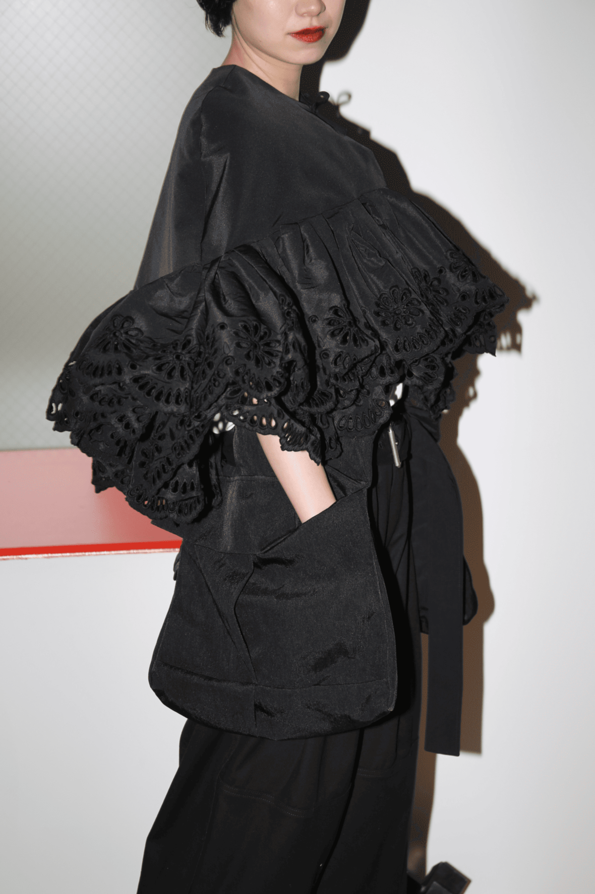 MERYLL ROGGE / SHORT CAPE WITH EMBROIDERY