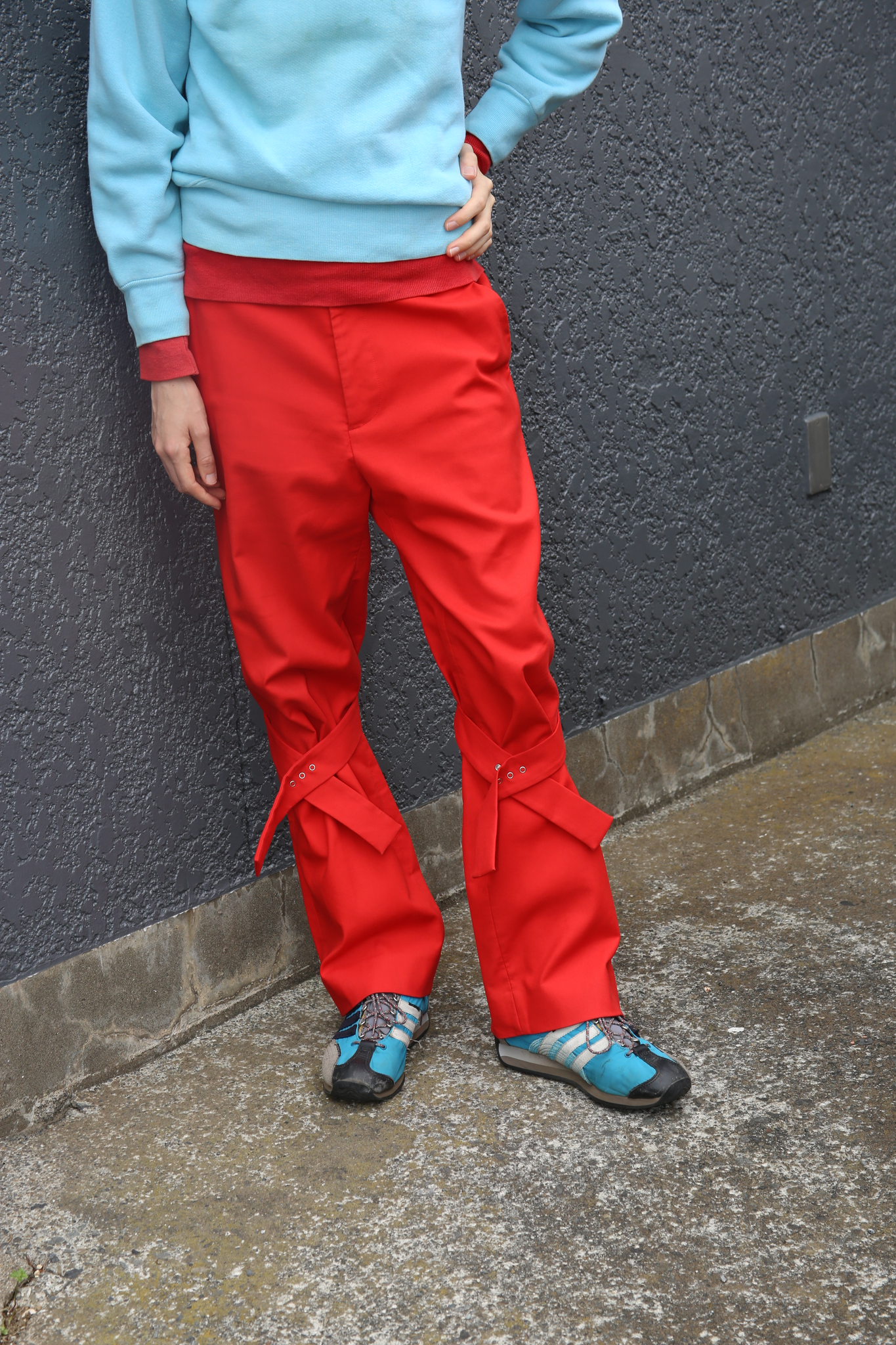 2020 BOTTEGA VENETA / COTTON GABADINE CROSS BELTED TROUSER IN RED