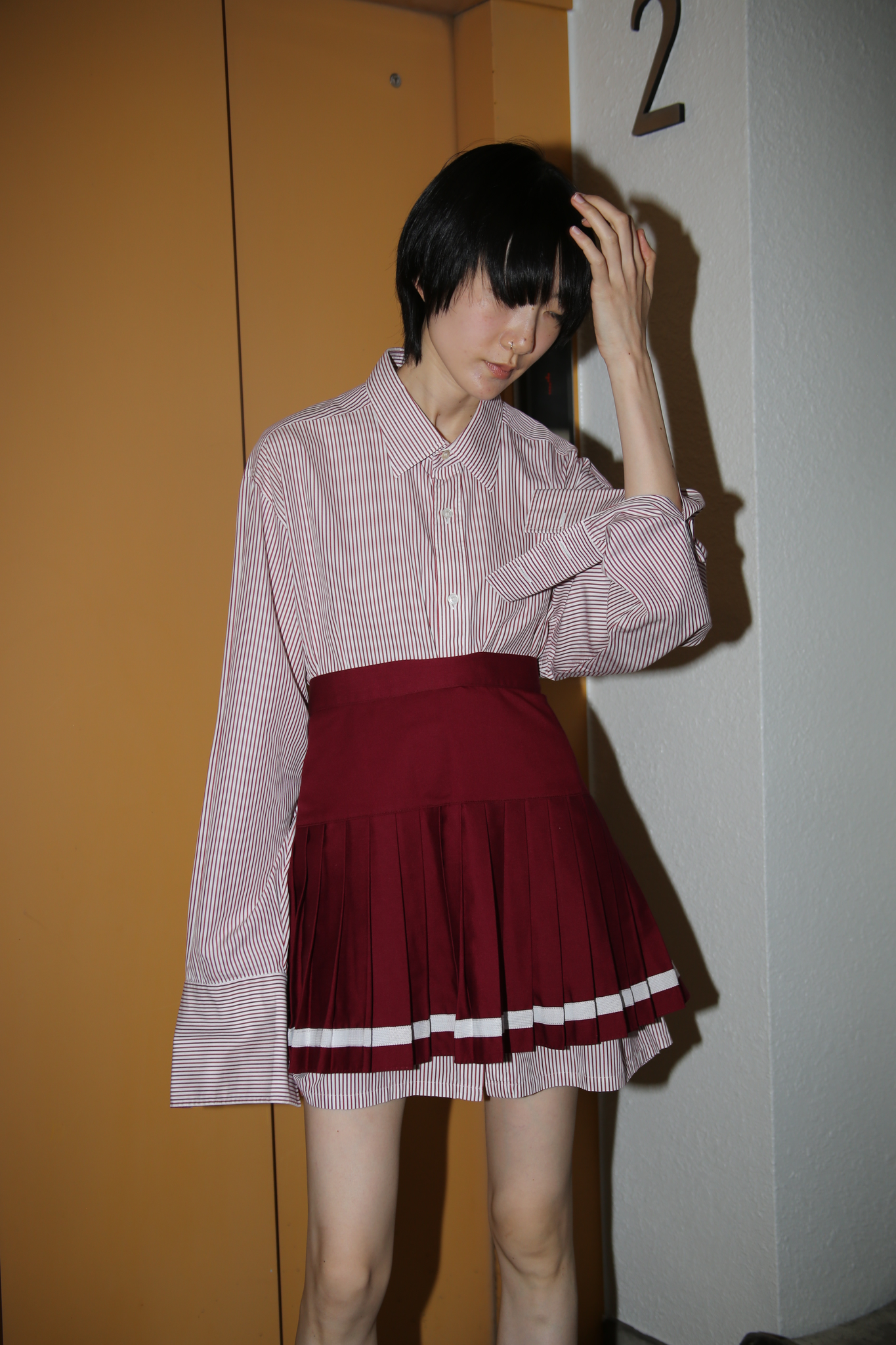 1970 VINTAGE / PLEATED UNIFORM MINI SKIRT IN BURGUNDY