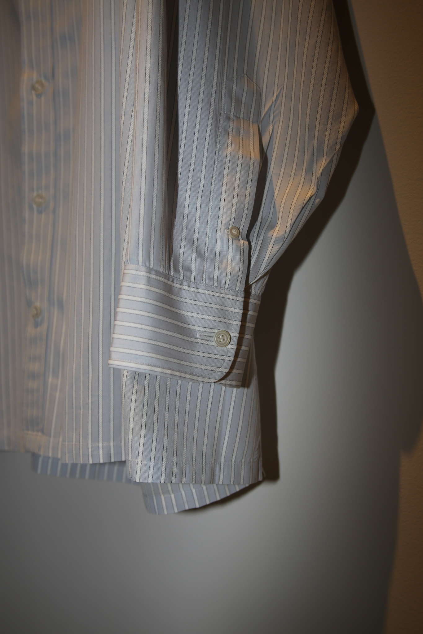 2016 CHARVET / SUPER OVER SIZED COTTON DRESS SHIRT WITH GREY STRIPE
