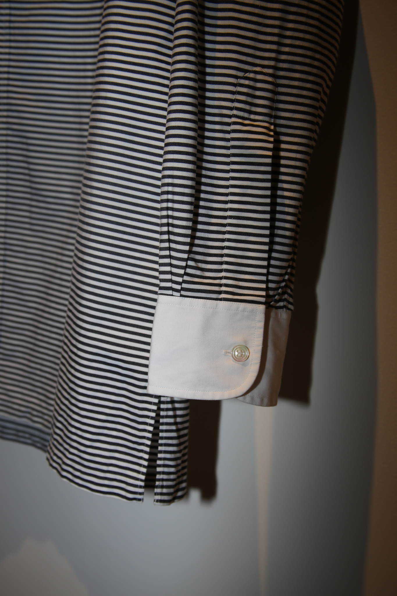 2006 CHARVET / CLERIC COLLAR COTTON DRESS SHIRT WITH BORDER
