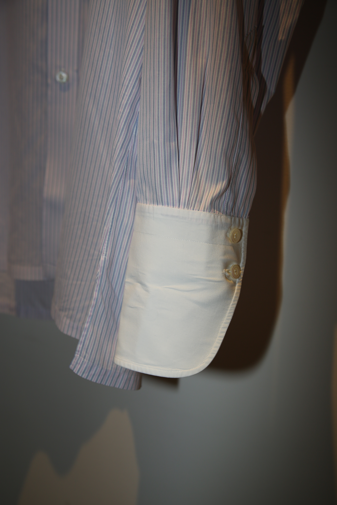 2000 CHARVET / CLERIC ROUND COLLAR COTTON DRESS SHIRT WITH PINK AND BLUE STRIPE