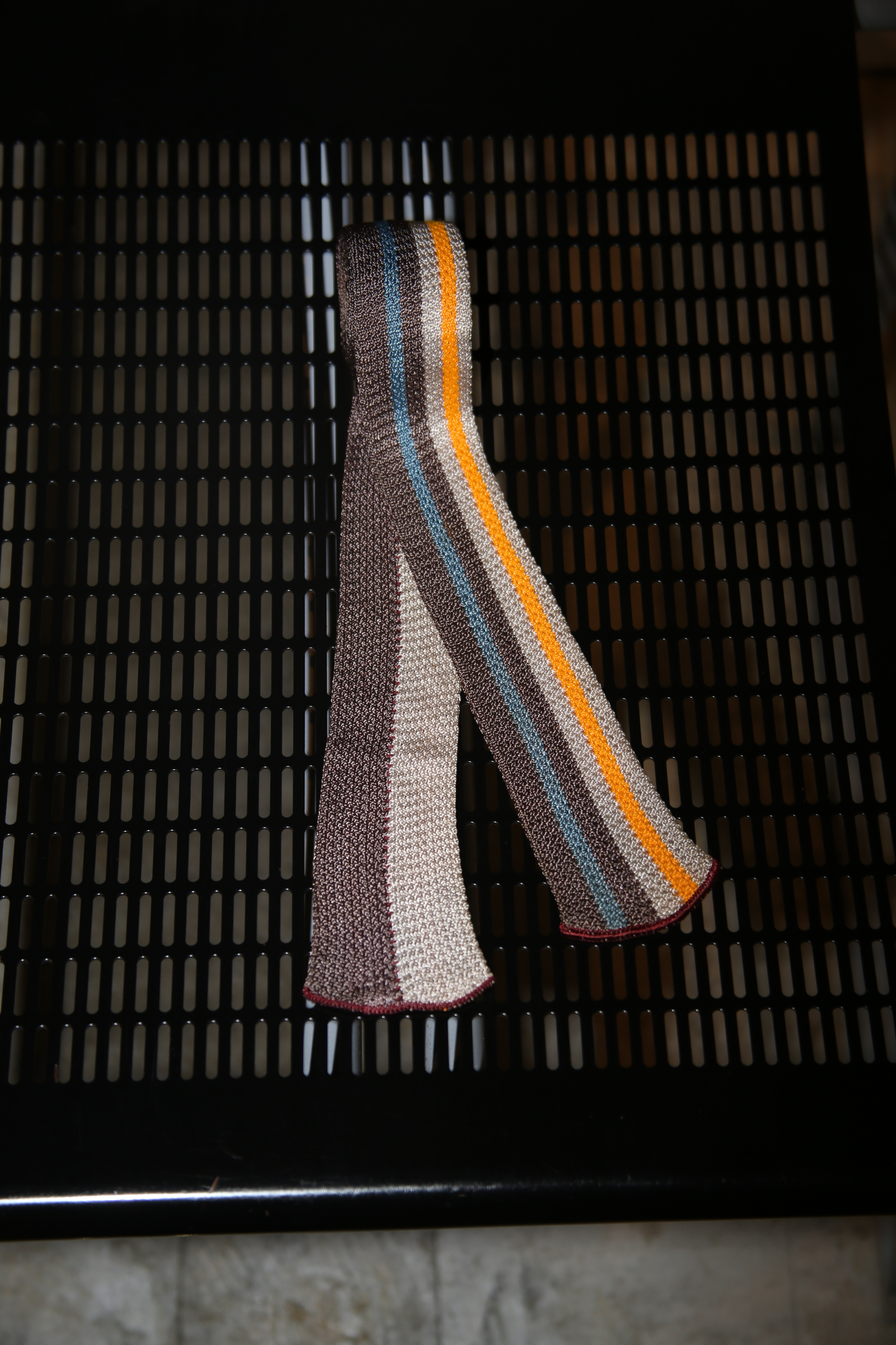 1960 VINTAGE / SILK KNIT TIE IN MULTI STRIPE
