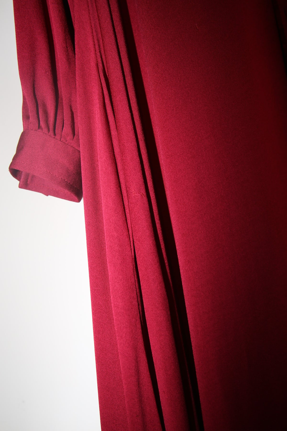 1970 STANLEY SHERMAN / VISCOSE JERSEY LONG DRESS IN BURGUNDY