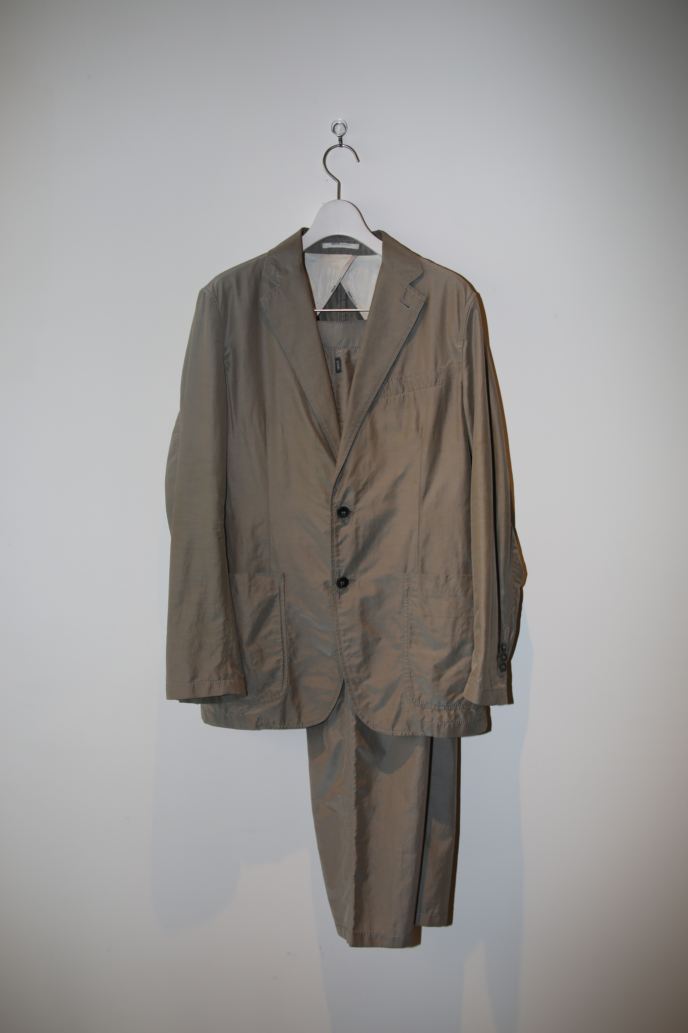 2000 ARMANI COLEZZIONI / VERY LIGHT SUMMER TAILORED SUITS IN SILK COTTON