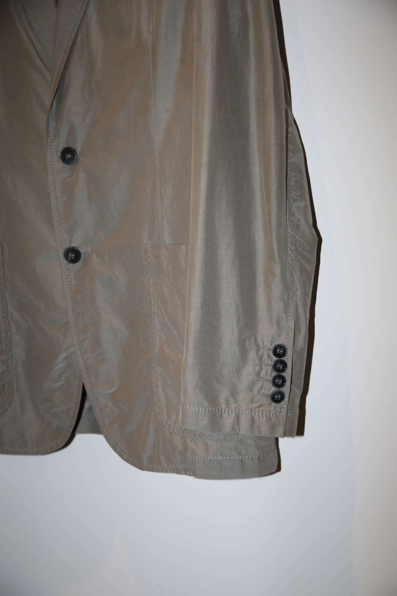 2000 ARMANI COLEZZIONI / VERY LIGHT SUMMER TAILORED SUITS IN SILK COTTON