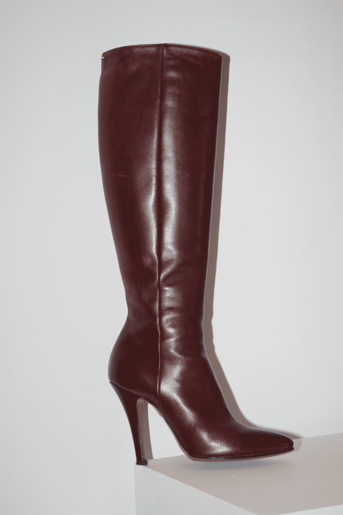 MAISON MARTIN MARGIELA / PIN HEEL LONG BOOTS IN BURGUNDY 37