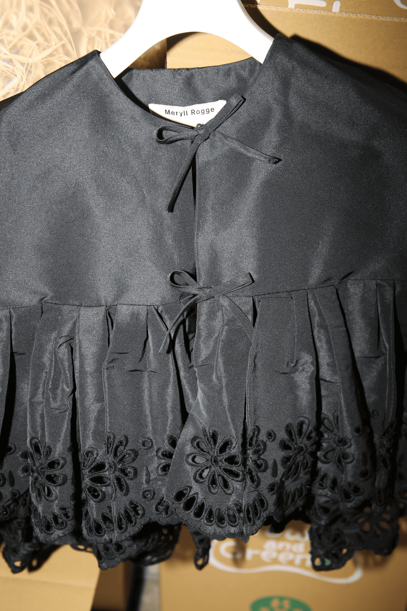 MERYLL ROGGE / SHORT CAPE WITH EMBROIDERY