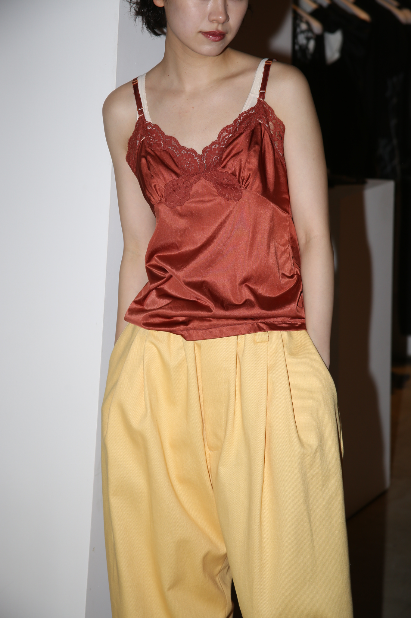 1970 VINTAGE / LINGERIE LACE SLIP IN BROWN