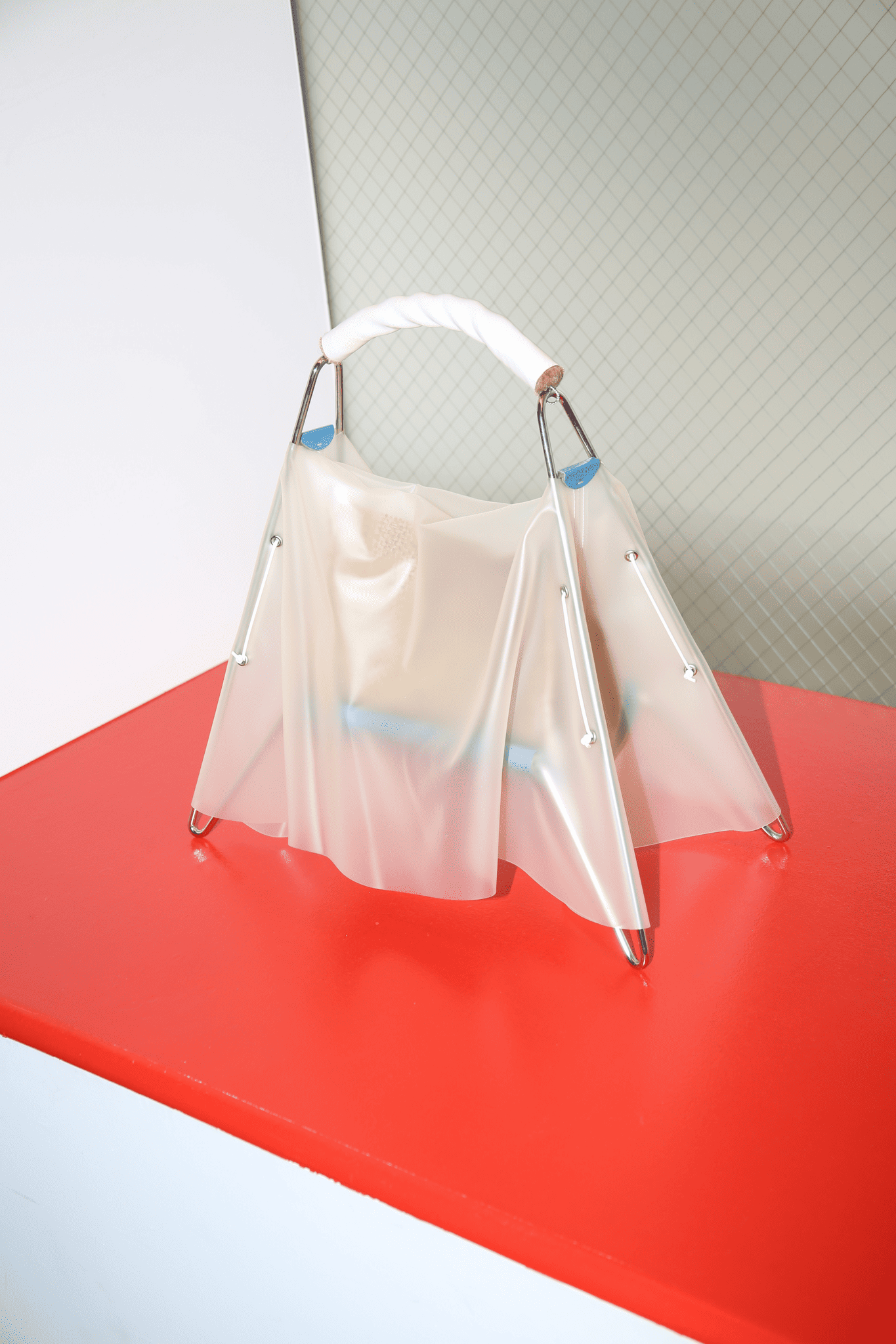 MST PAACS / GHOST: TRANSLUCENT STRUCTURE HAND-BAG