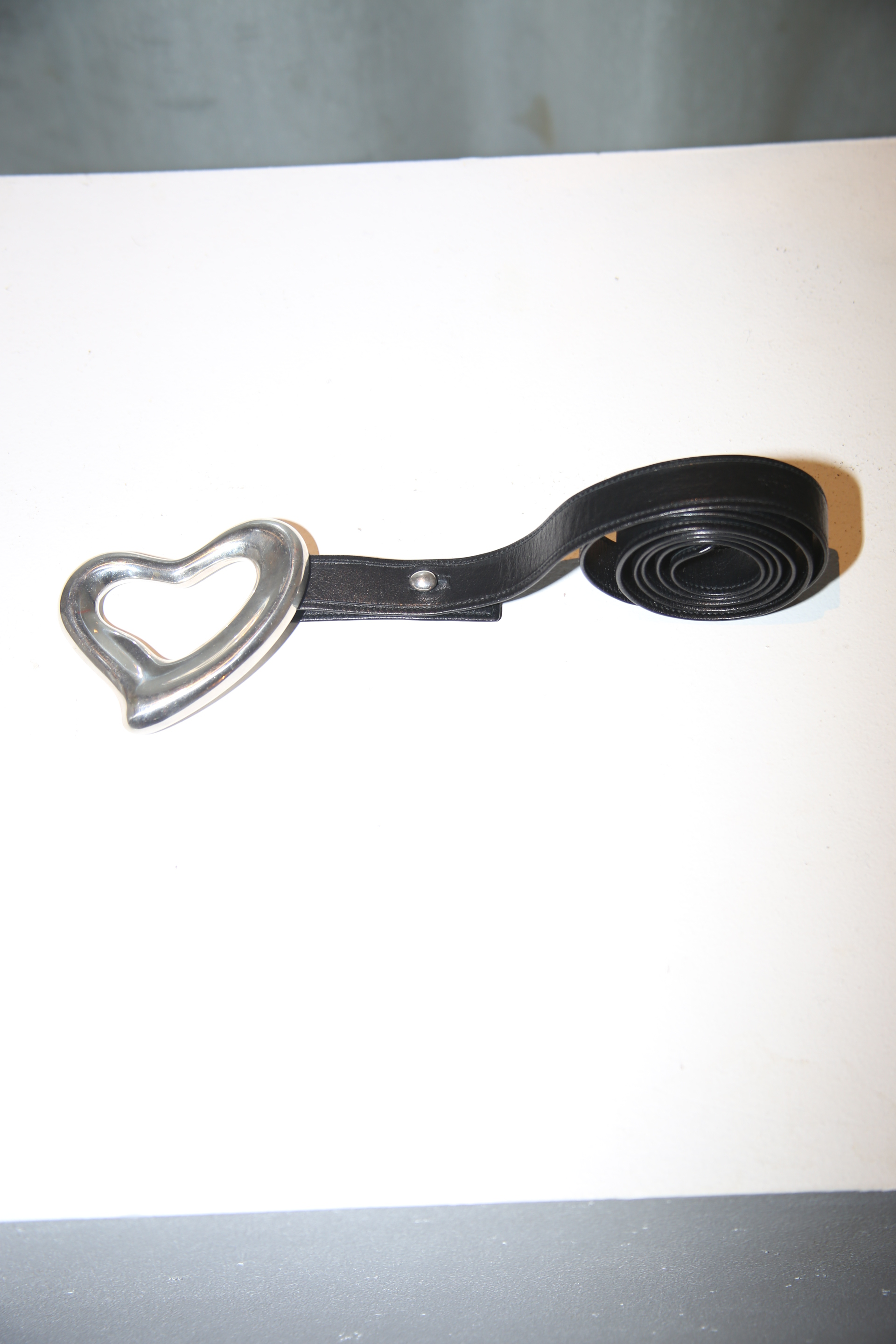 1975 ELSA PERETTI FOR TIFFANY / HUGE OPEN HART BUCKLE LEATHER BELT IN BLACK