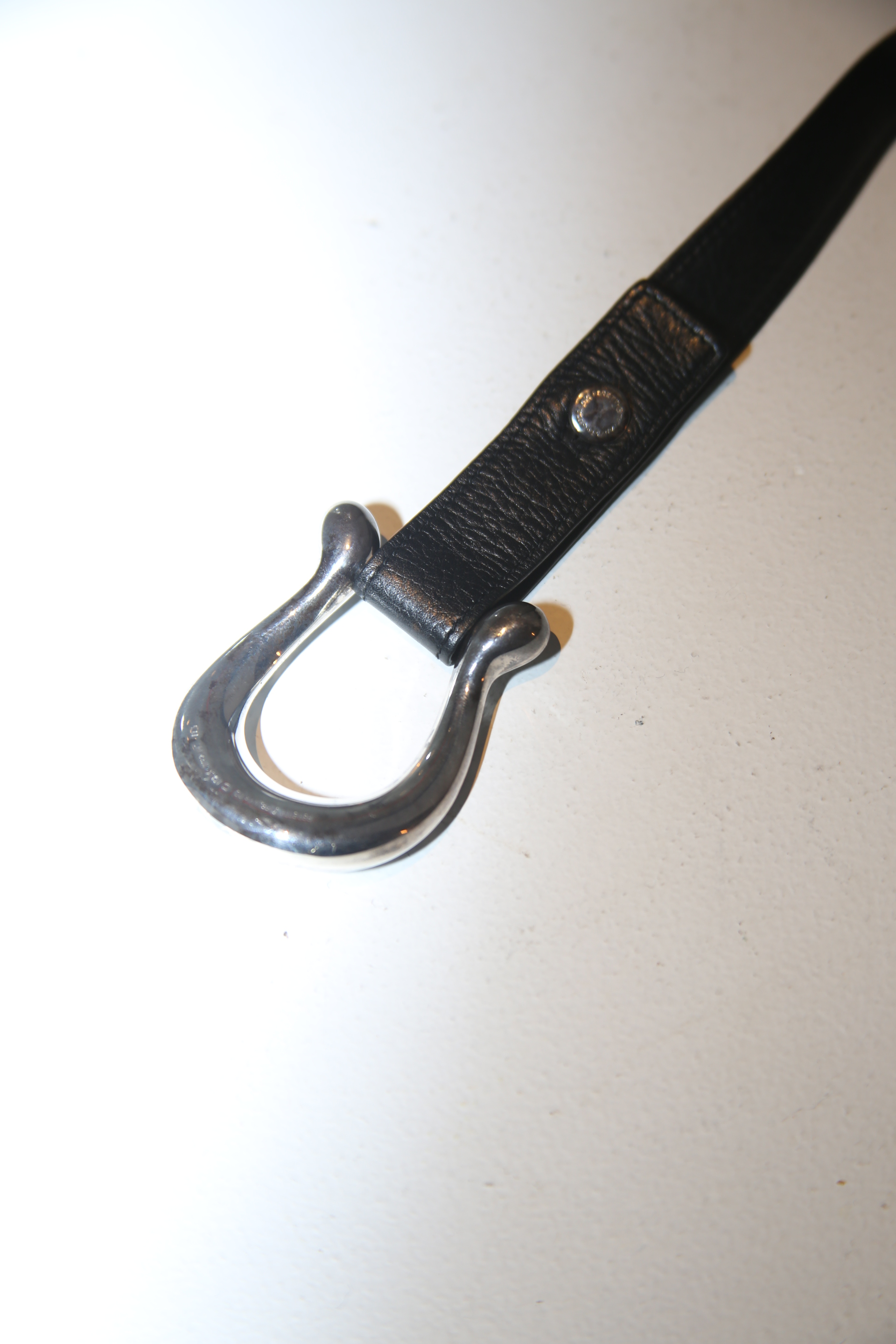 1975 ELSA PERETTI FOR TIFFANY / HORSE SHOE BUCKLE LEATHER BELT IN BLACK