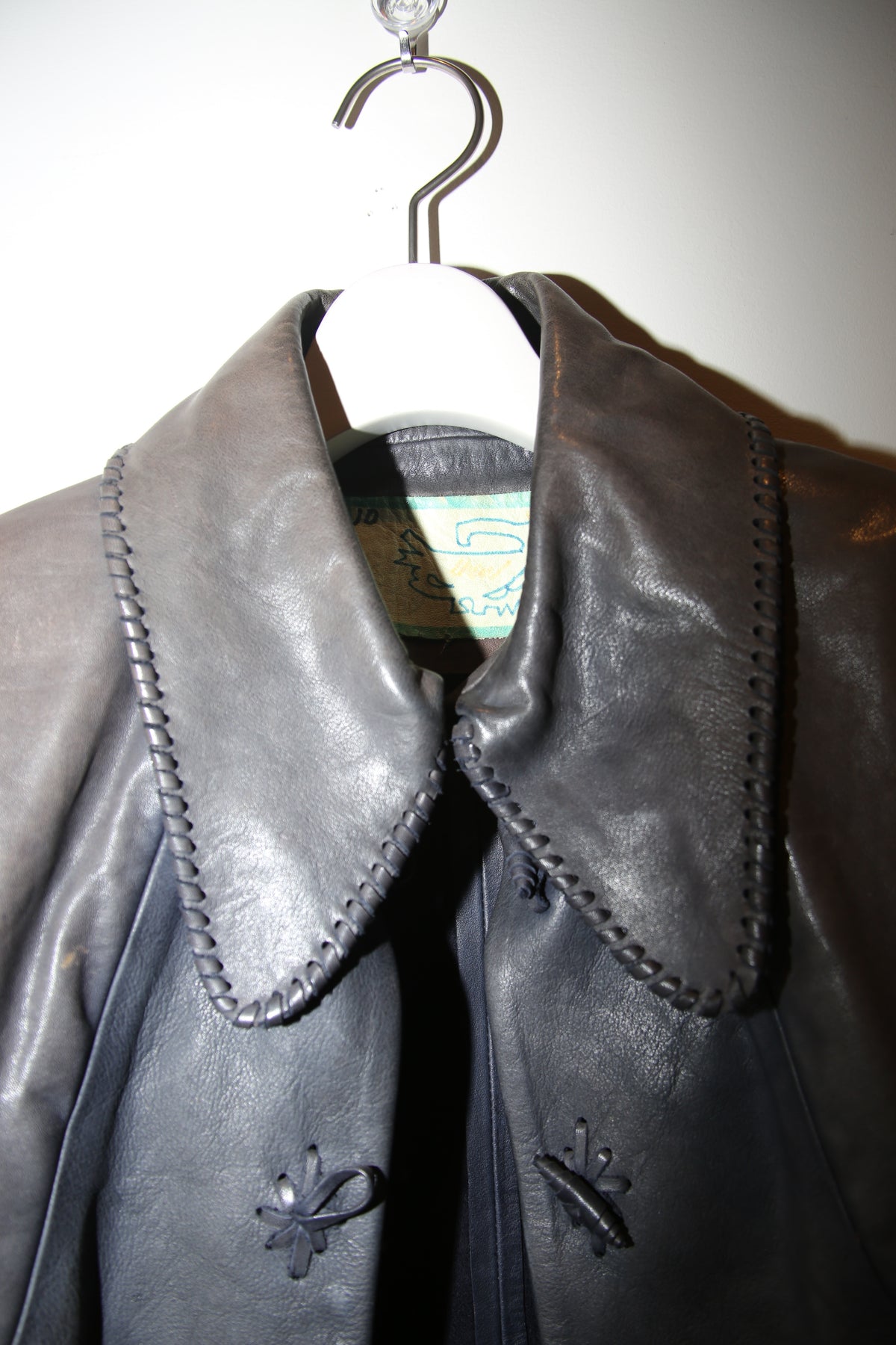 1970 VINTAGE / DEER SKIN CRAFT LEATHER JACKET IN FADED NAVY
