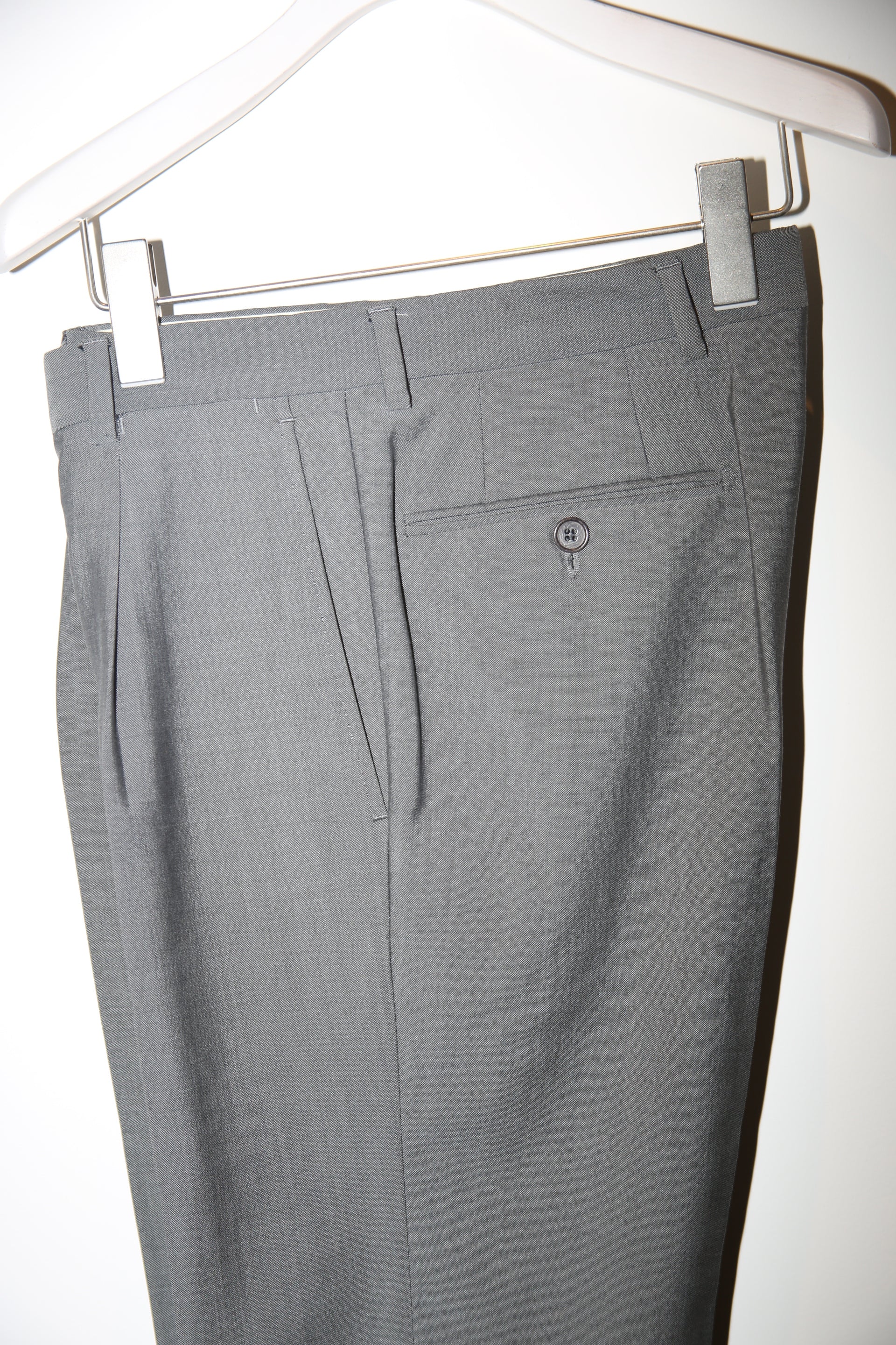 2010 CANTARELLI / WOOL TAILORED SUIT IN GREY : SIZE 44