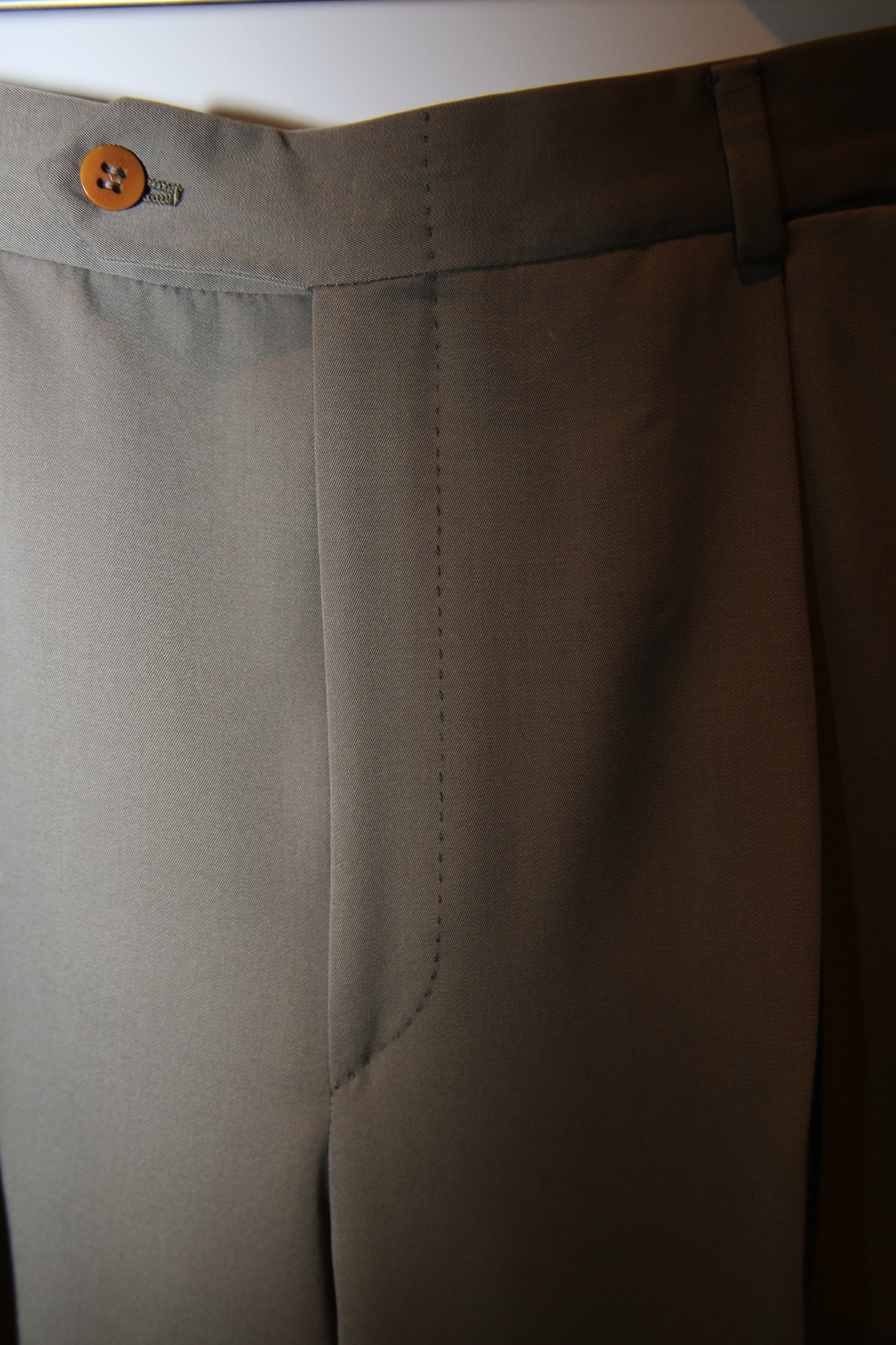 1990 BELVEST / WOOL SOLARO TAILORED SUIT : SIZE 46