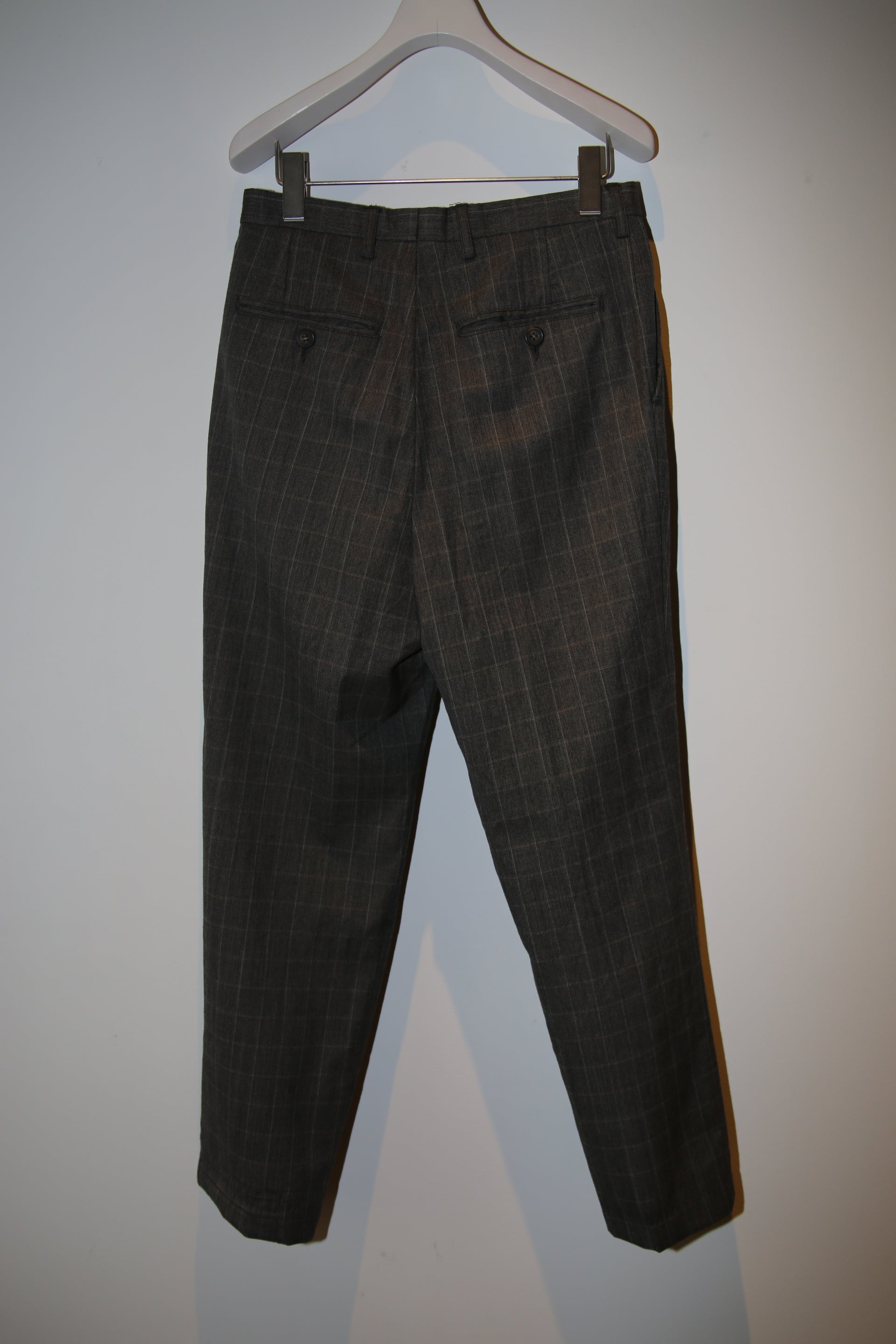2000 DRIES VAN NOTEN / WINDOW PANE WOOL TAILORED SUIT IN GREY : SIZE 46