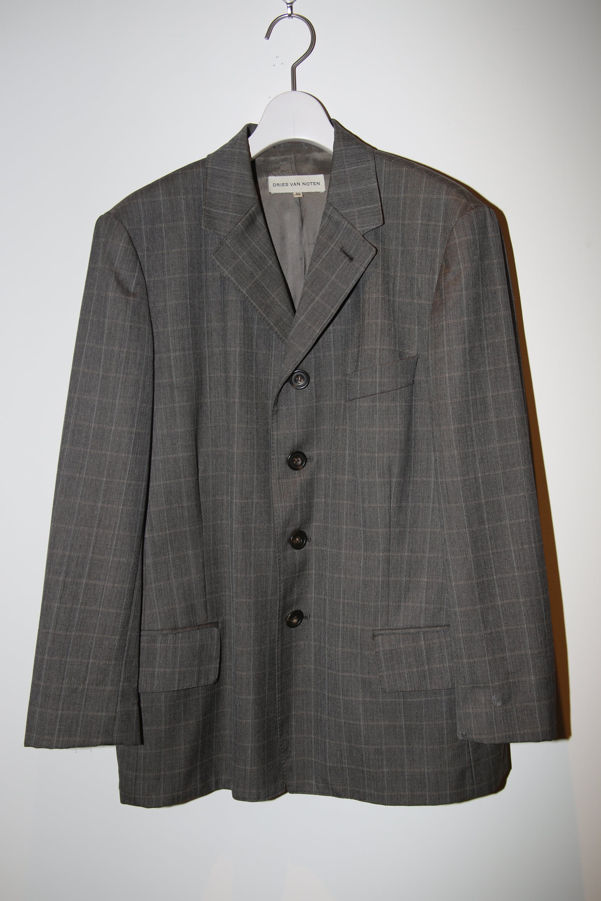2000 DRIES VAN NOTEN / WINDOW PANE WOOL TAILORED SUIT IN GREY : SIZE 46