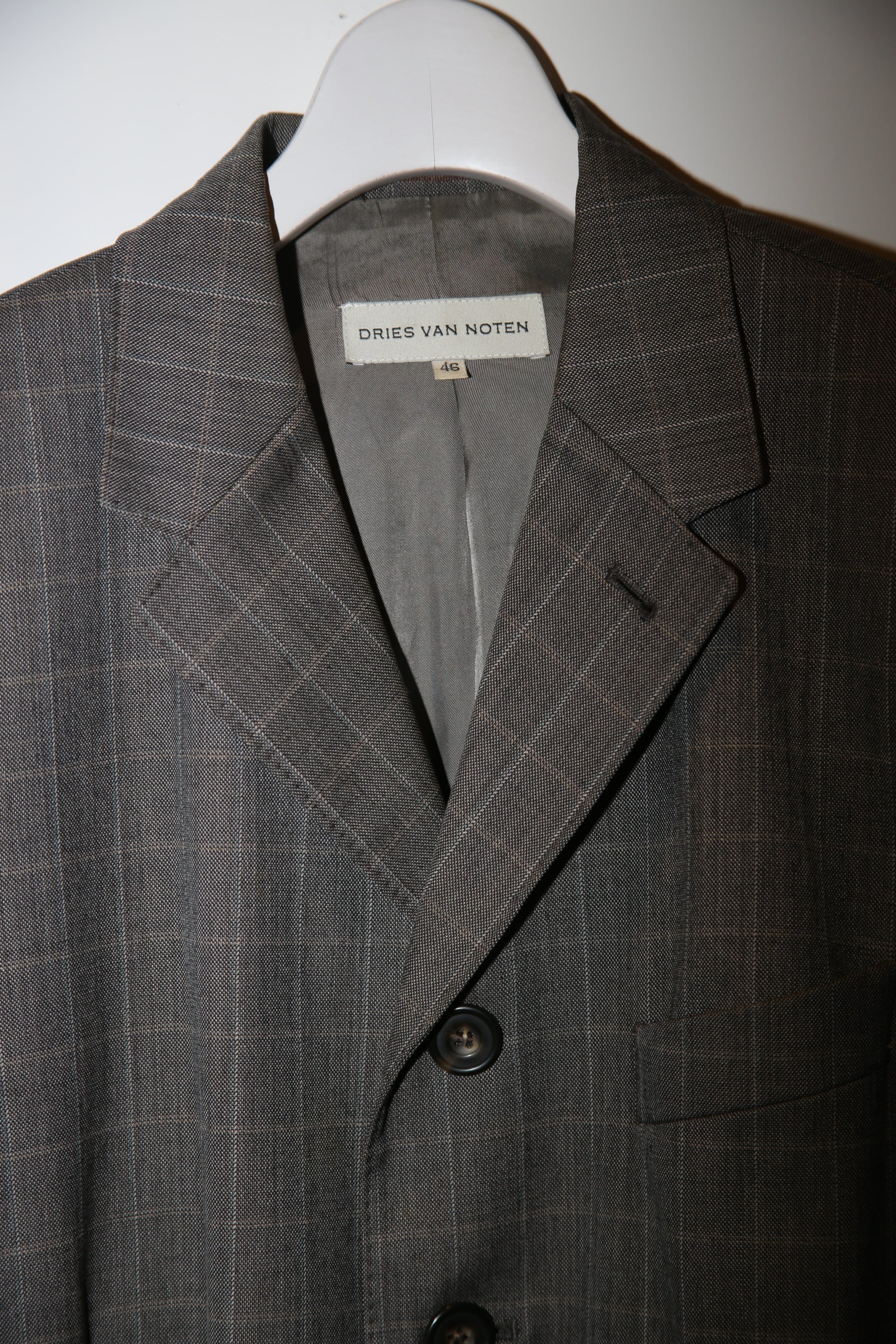 2000 DRIES VAN NOTEN / WINDOW PANE WOOL TAILORED SUIT IN GREY : SIZE 46