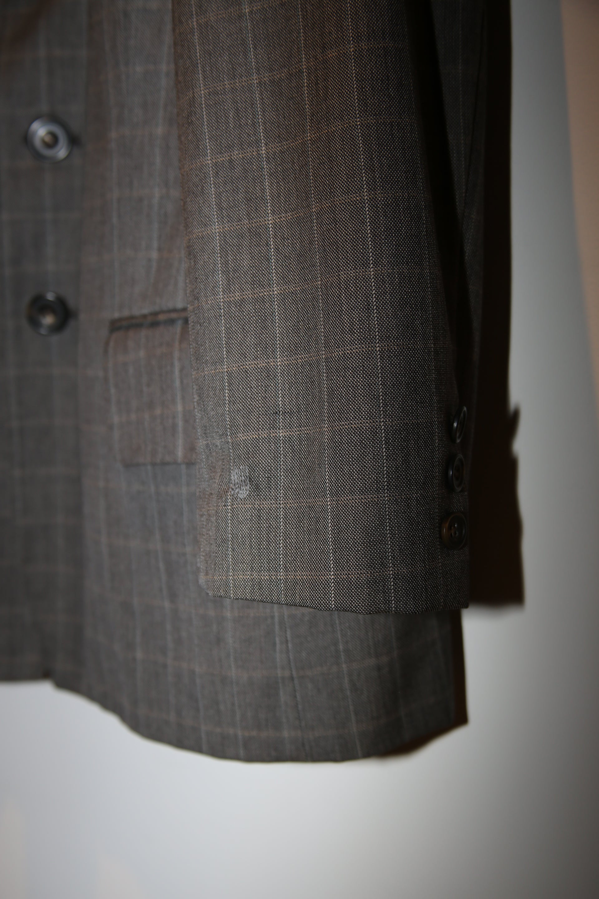 2000 DRIES VAN NOTEN / WINDOW PANE WOOL TAILORED SUIT IN GREY : SIZE 46