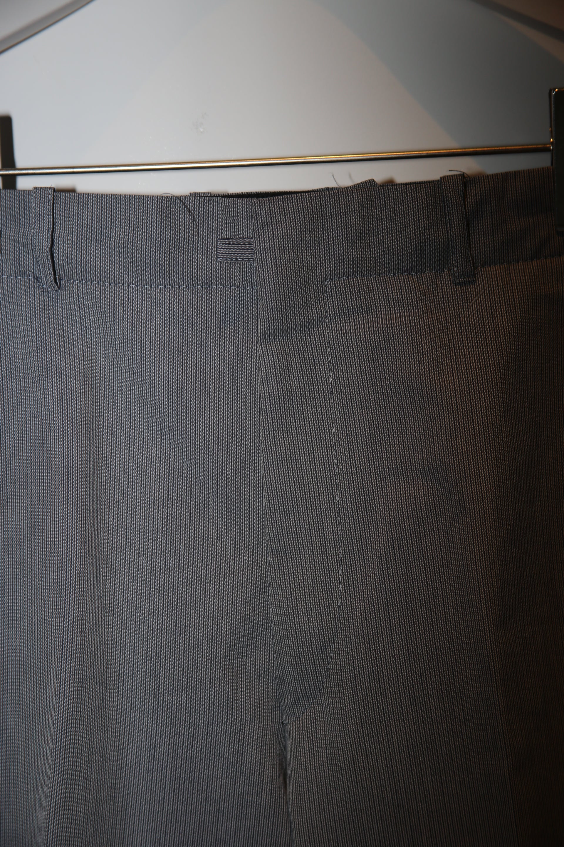 1990 DRIES VAN NOTEN / COTTN TAILORED SUIT IN LIGHT GREY : SIZE50