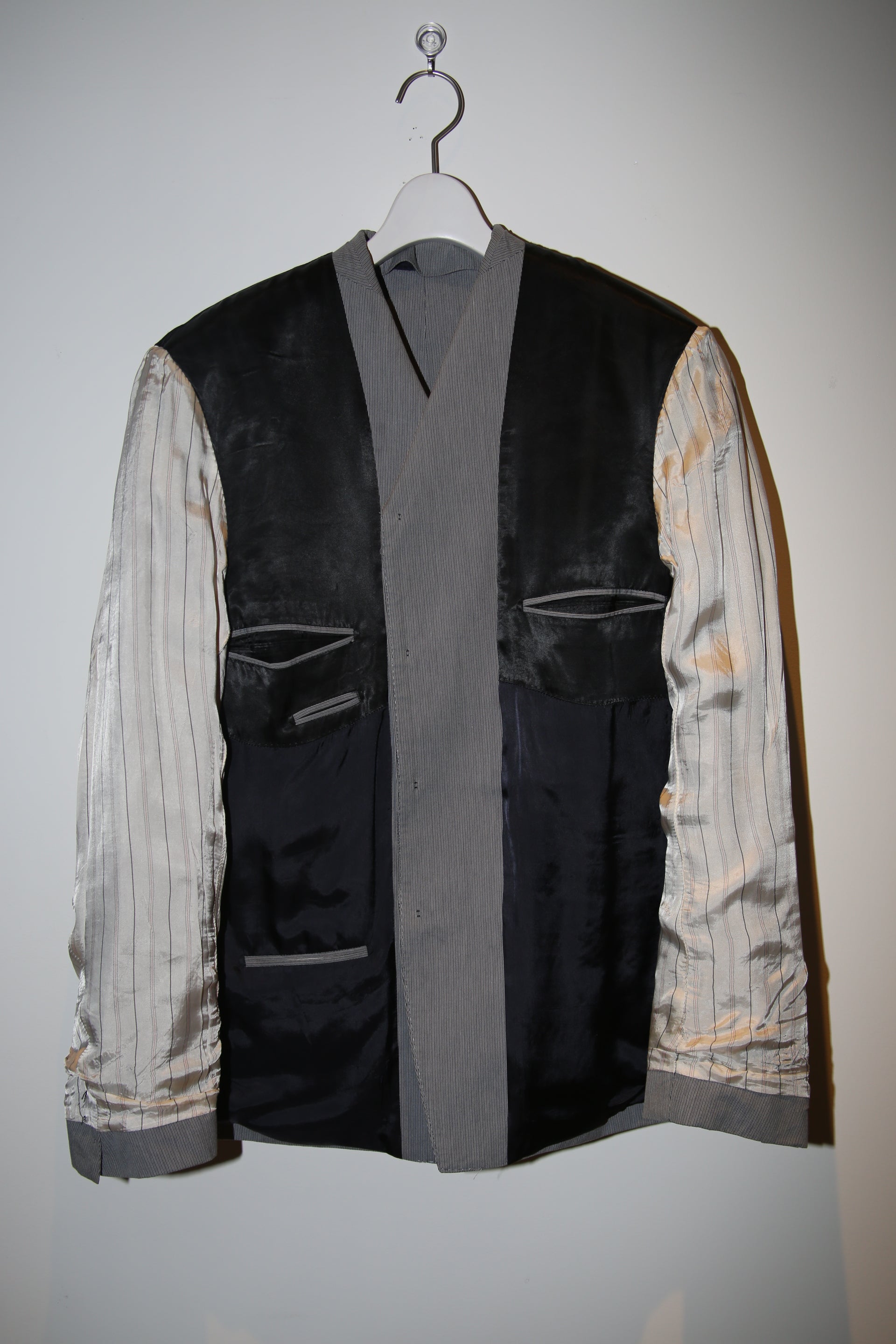 1990 DRIES VAN NOTEN / COTTN TAILORED SUIT IN LIGHT GREY : SIZE50