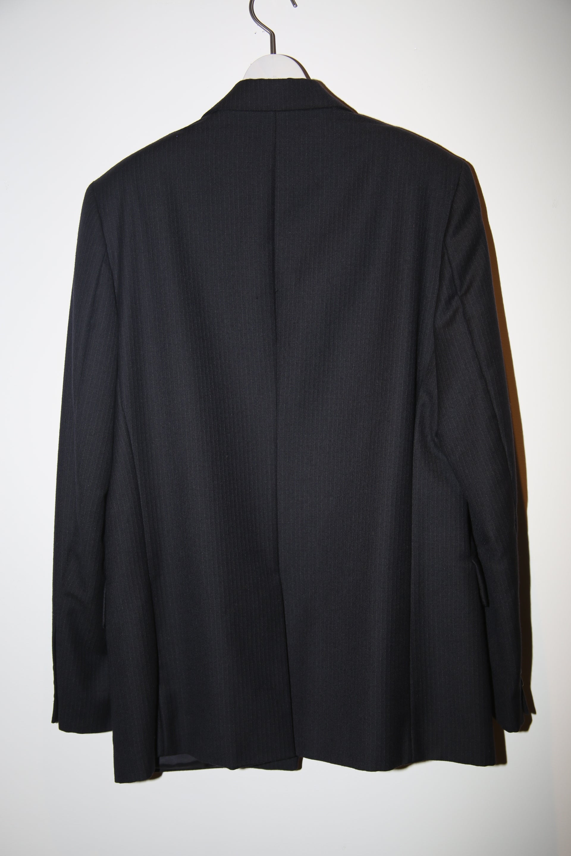 1990 DRIES VAN NOTEN / WOOL HERING BORNE TAILORED SUIT IN CHACOAL : SIZE 48