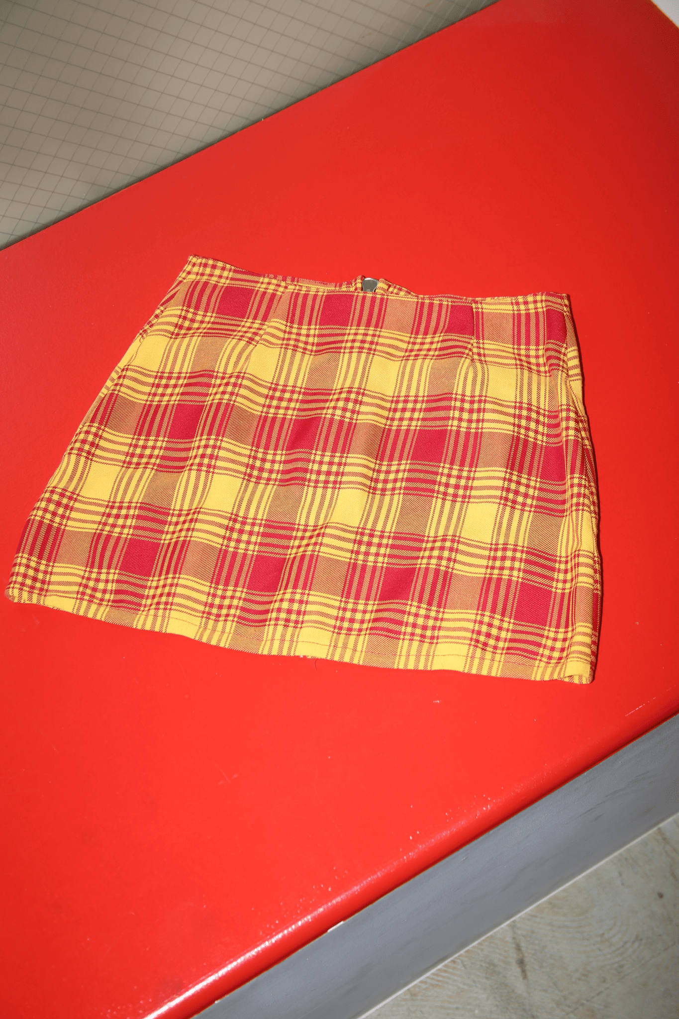 1990 VINTAGE / PLAID MINI SKIRT WITH INDASTRIAL ZIPPER