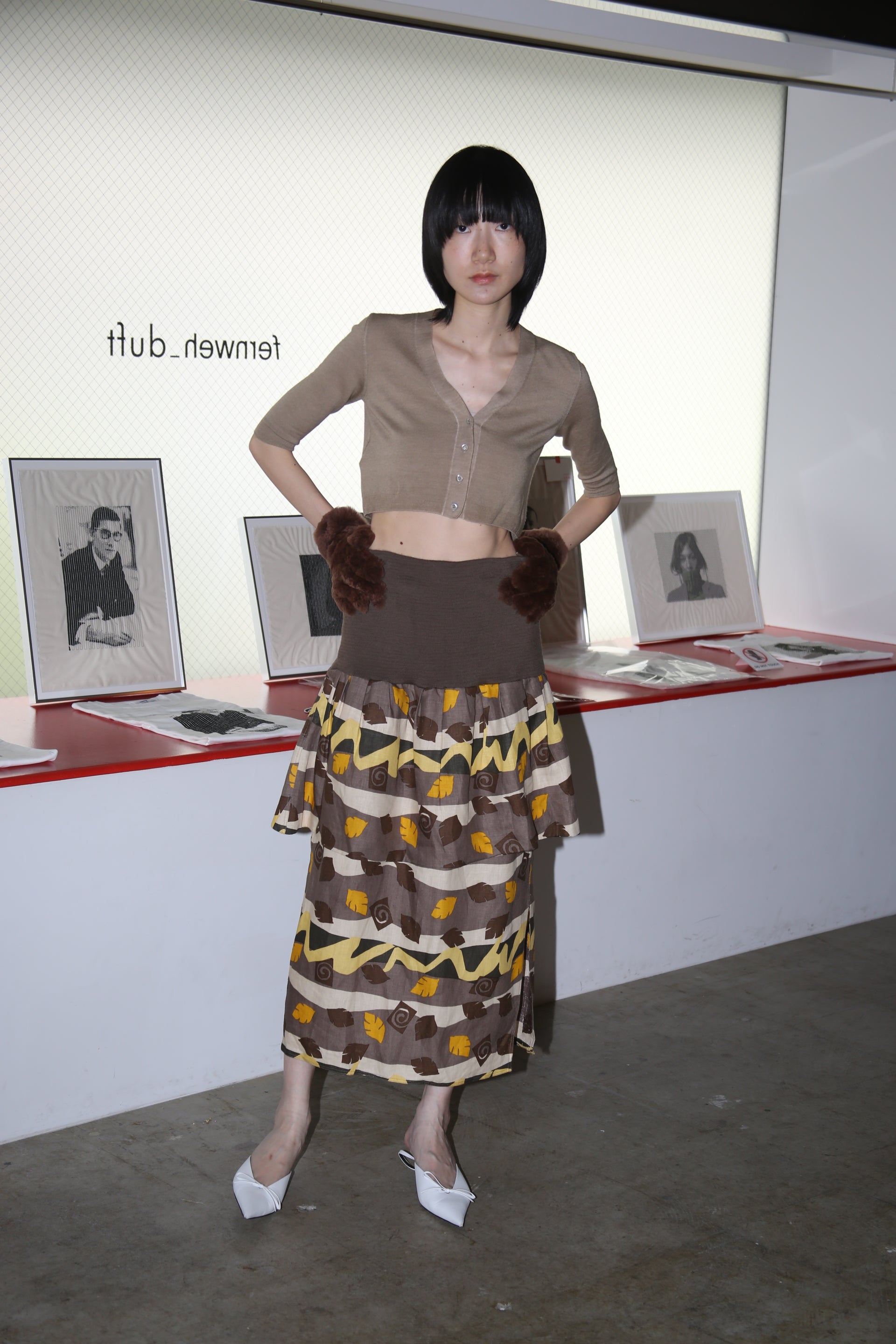 1989 ANNE MARIE BARETTA / BOTANICAL PRINTED LINEN PEPLUM SKIRT