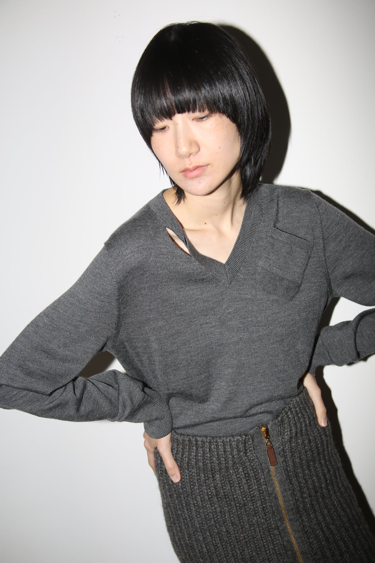 2005 Kris Van Assche / V-NECK WOOL SWEATER WITH SLIT AND TWIST