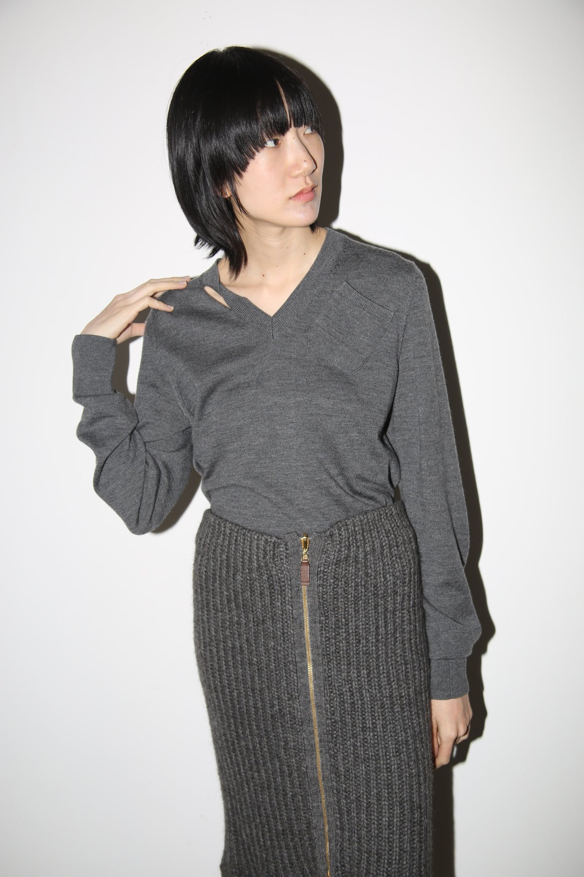 2005 Kris Van Assche / V-NECK WOOL SWEATER WITH SLIT AND TWIST