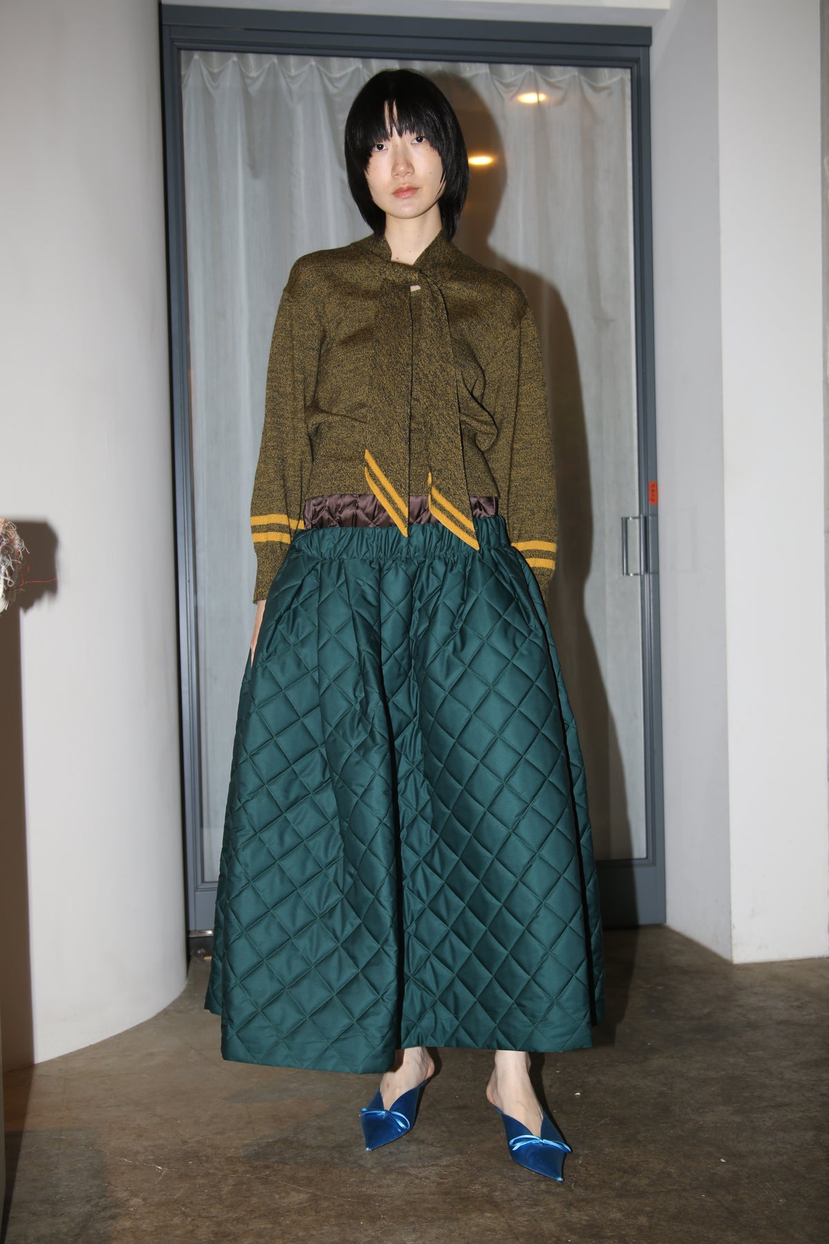 1980 PIERRE CARDIN / MERANGE KNIT SWEATER WITH TIE COLLAR
