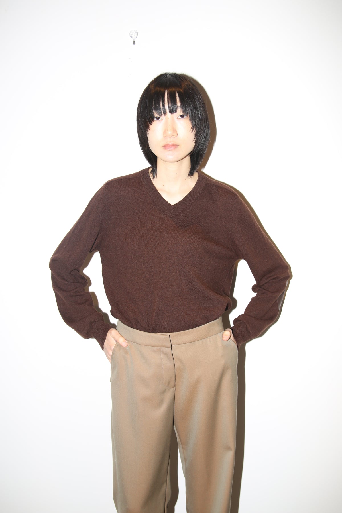 2009 MAISON MARTIN MARGIELA / V-NECK WOOL SWEATER WITH LEATHER ELBOW PATCH