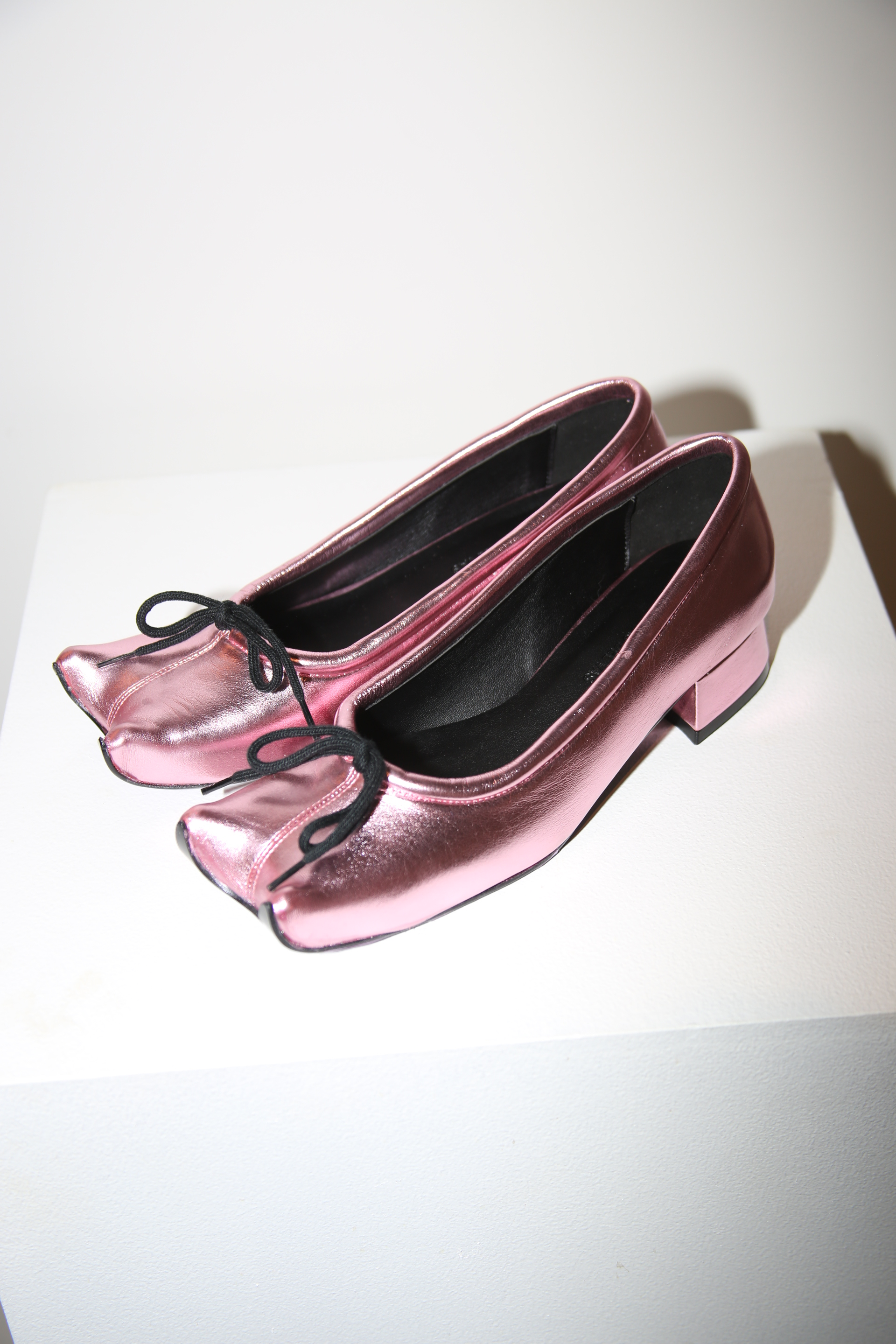 PAULA CANOVAS DEL VAS / DIABRO BALLERINA IN METALLIC PINK