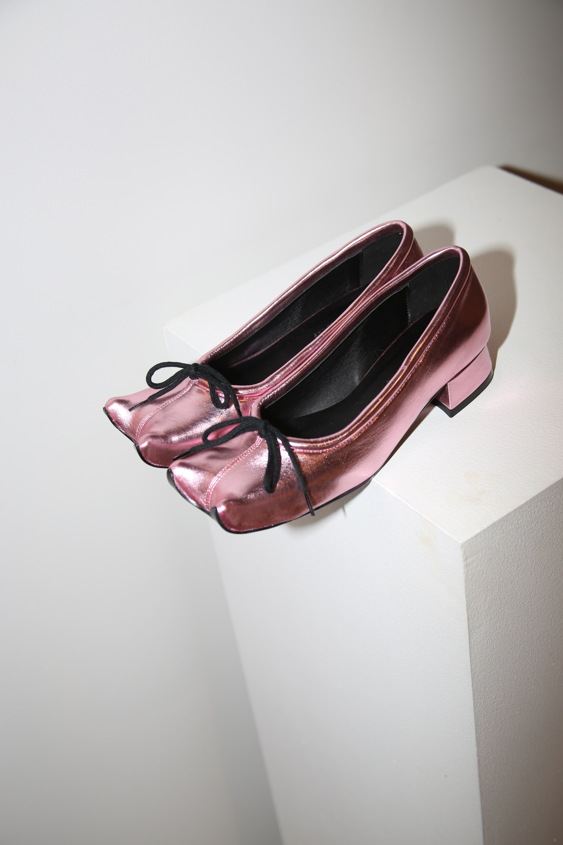PAULA CANOVAS DEL VAS / DIABRO BALLERINA IN METALLIC PINK