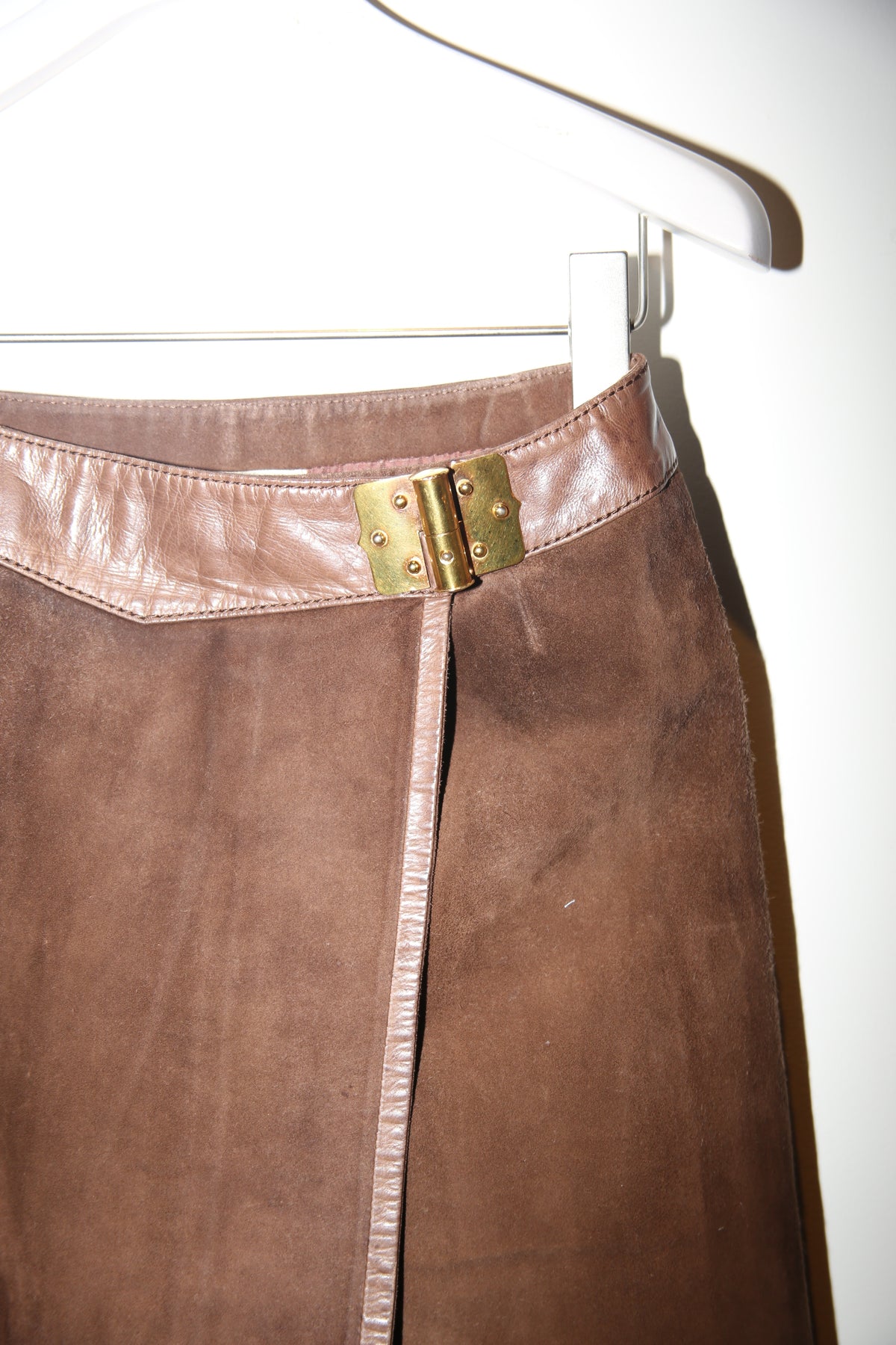1970 HERMES / SUEDE LEATHER WRAP SKIRT WITH INDUSTRIAL CLOSURE