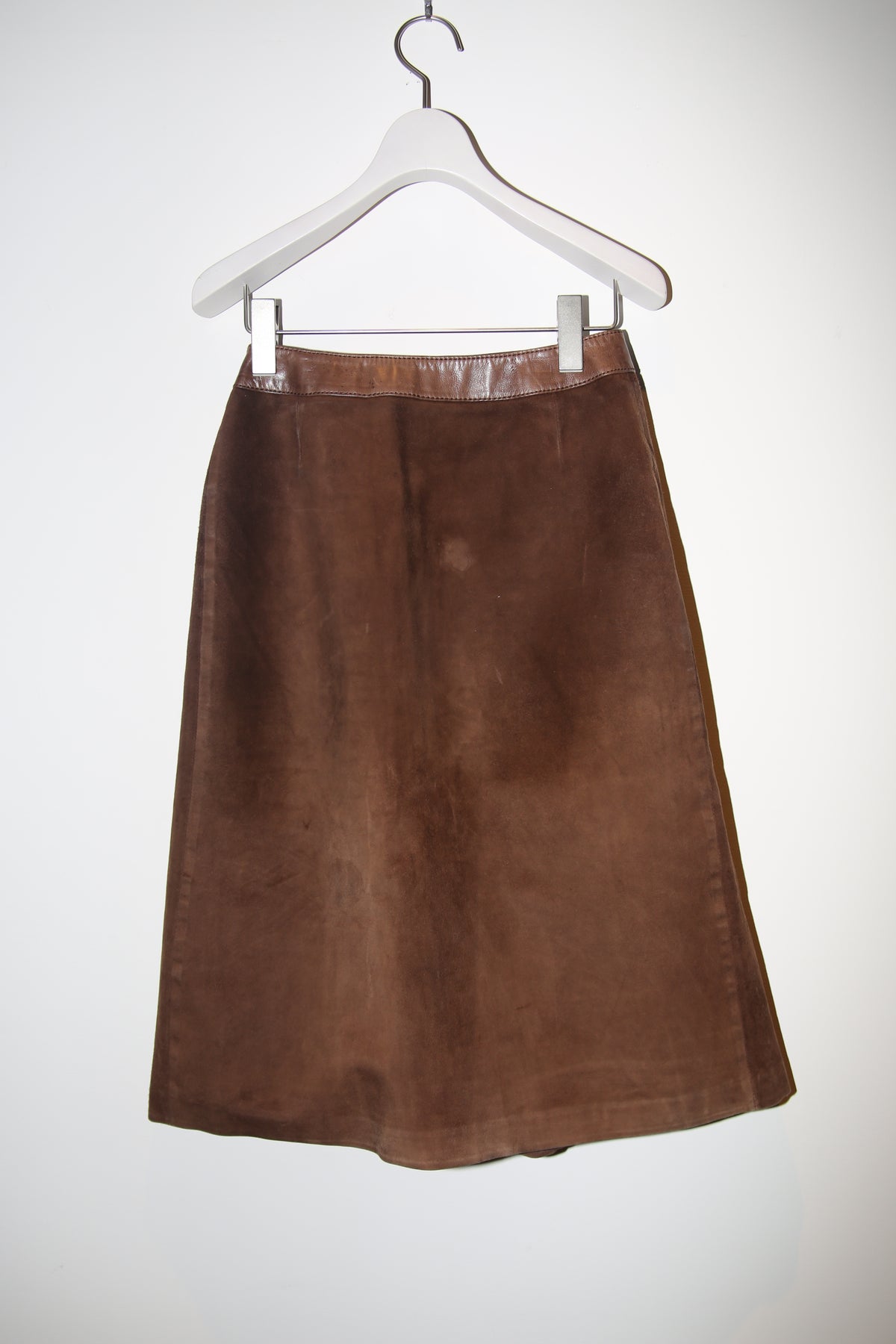 1970 HERMES / SUEDE LEATHER WRAP SKIRT WITH INDUSTRIAL CLOSURE