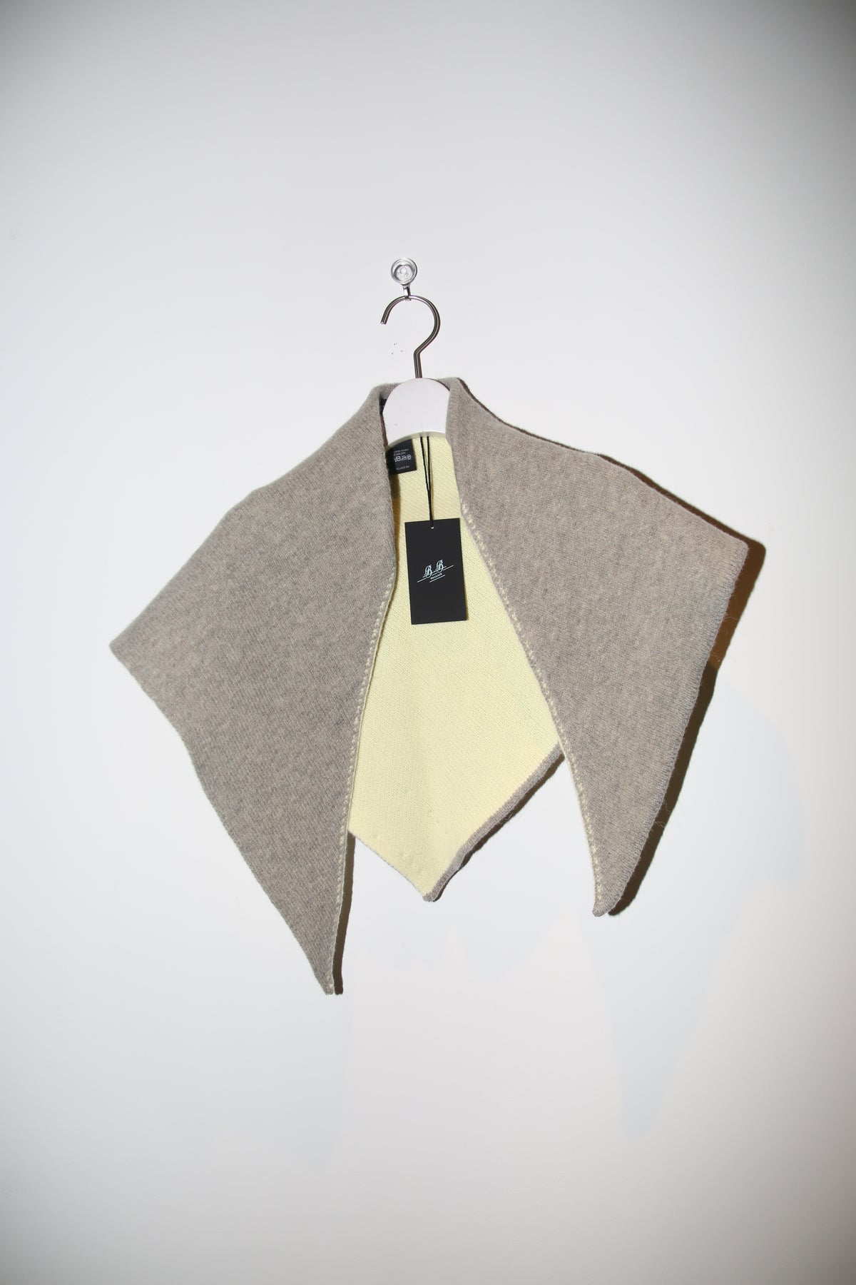 B.B. WALLACE / ADAMS BANDANA IN SAND BEIGE