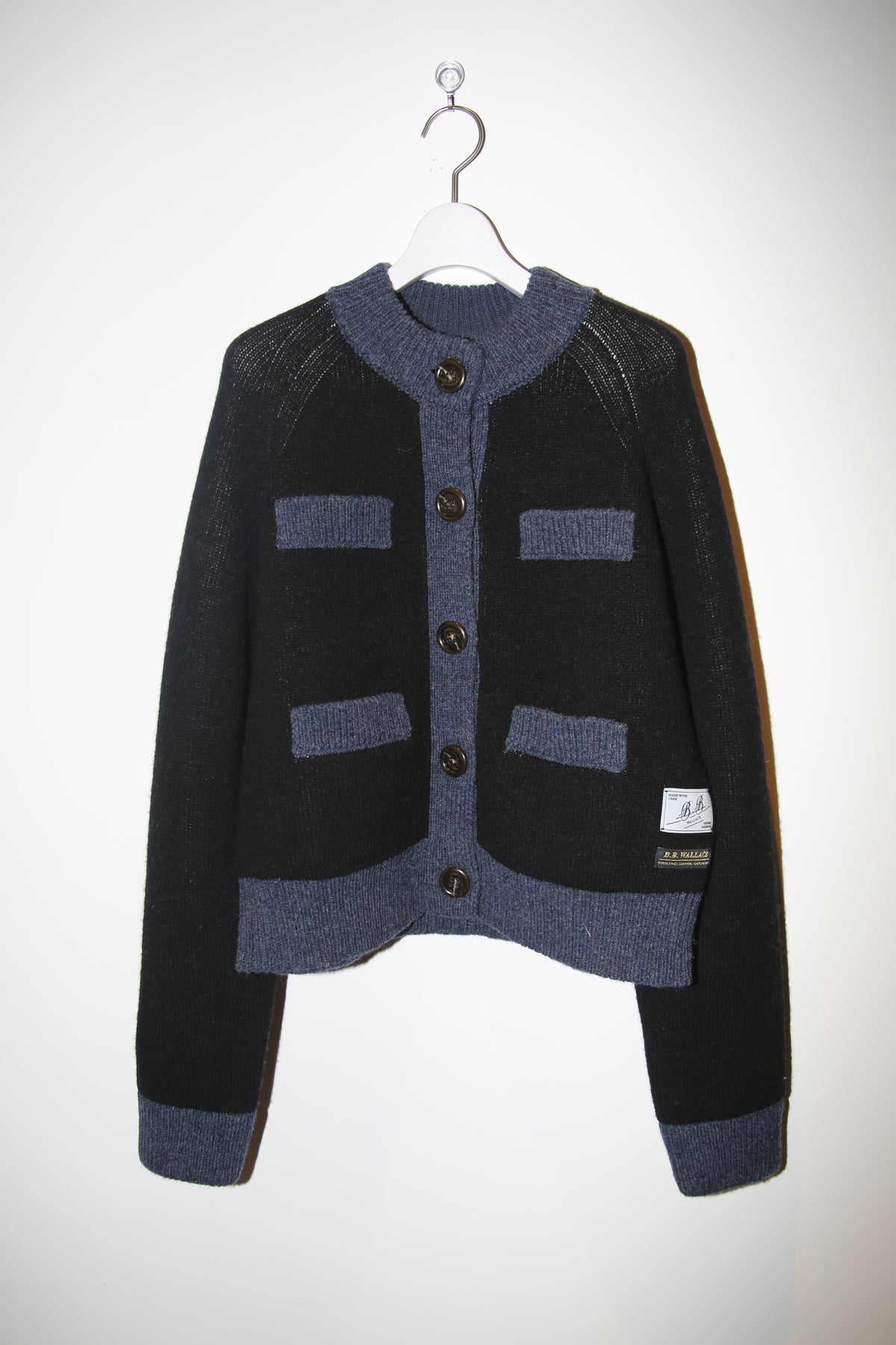 B.B. WALLACE / FRIDA CREW NECK CARDIGAN WITH 4 POCKET IN BLACK
