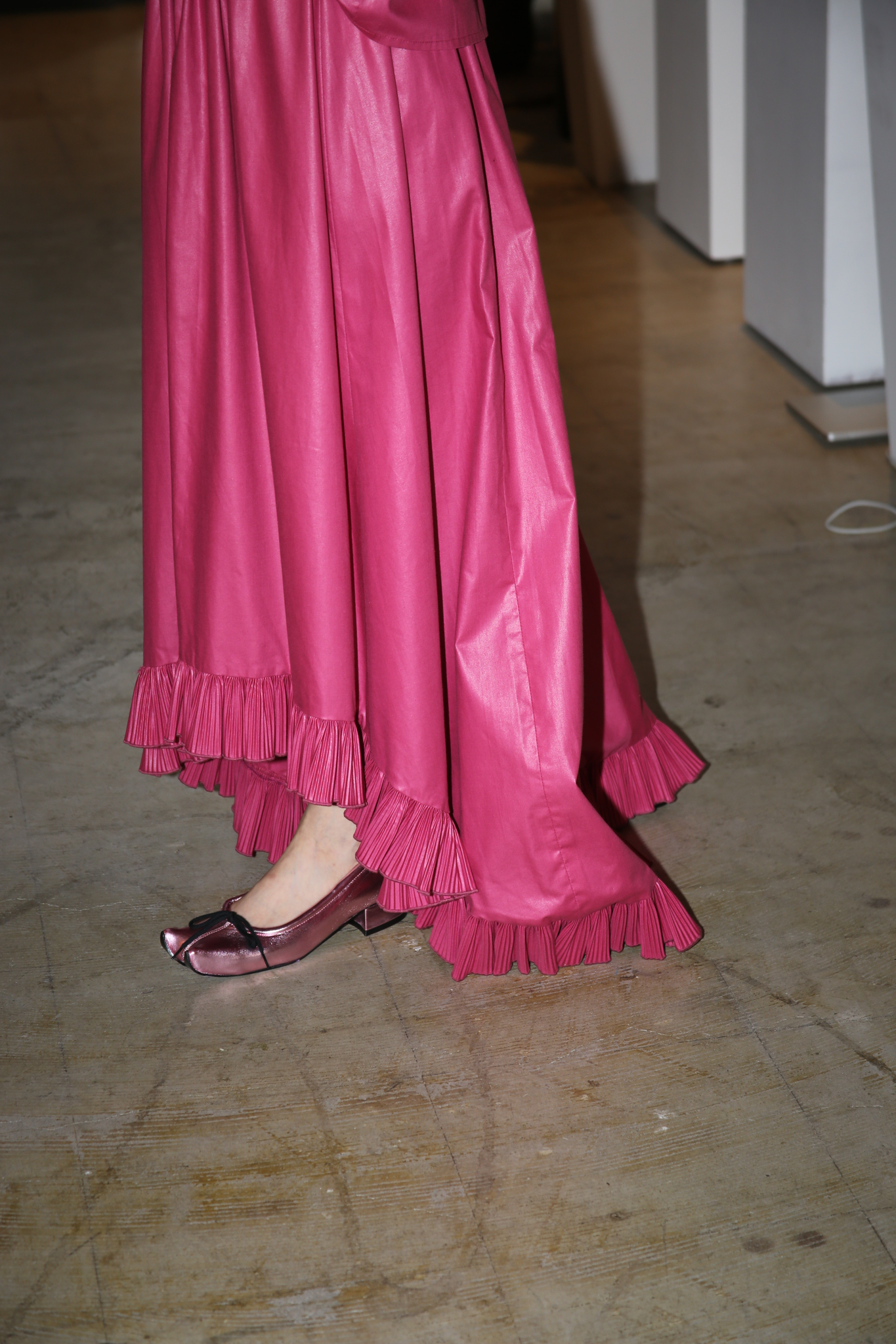 1970 VICTOR COSTA / COTTON FRILL MAXI SKIRT IN FUCHIA