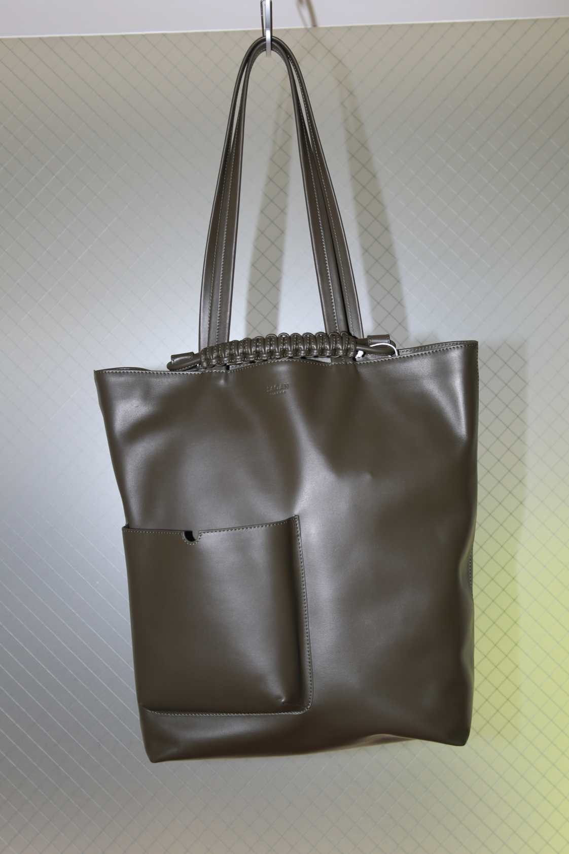 SAGAN VIENNA / PAZAR BOOK TOTE IN OLIVE GREEN