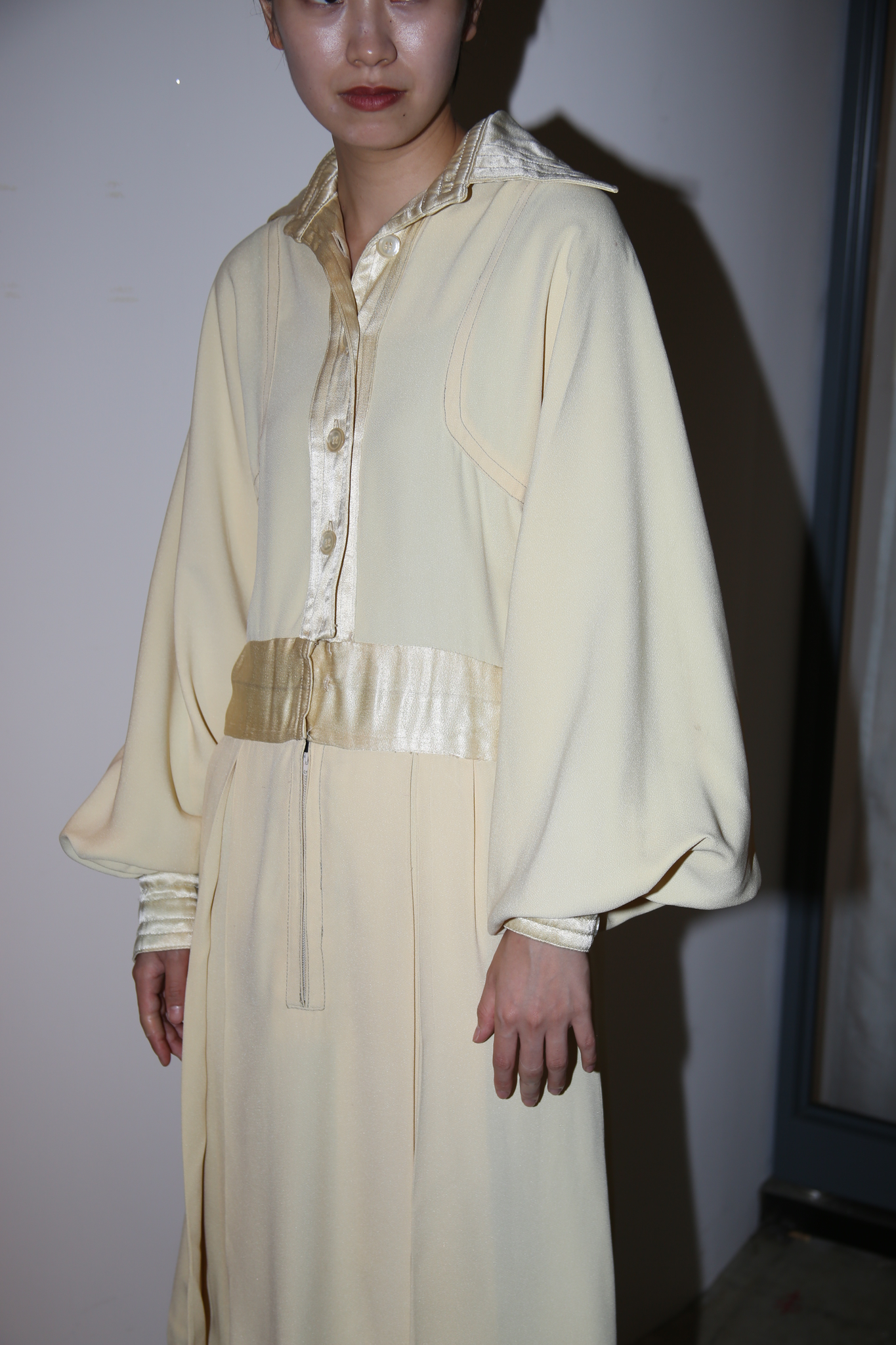 1970 JEAN VARON / VOLUME SLEEVE DRESS IN MOSS CREPE