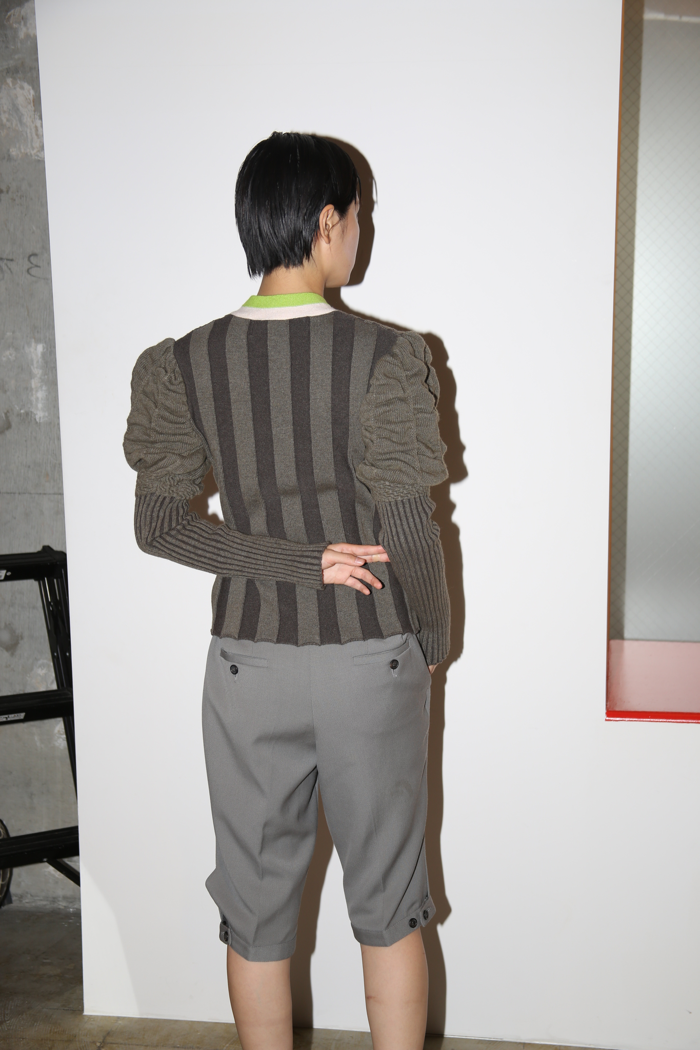 PAULA CANOVAS DEL VAS / RIBBED CARDIGAN IN LIME KHAKI