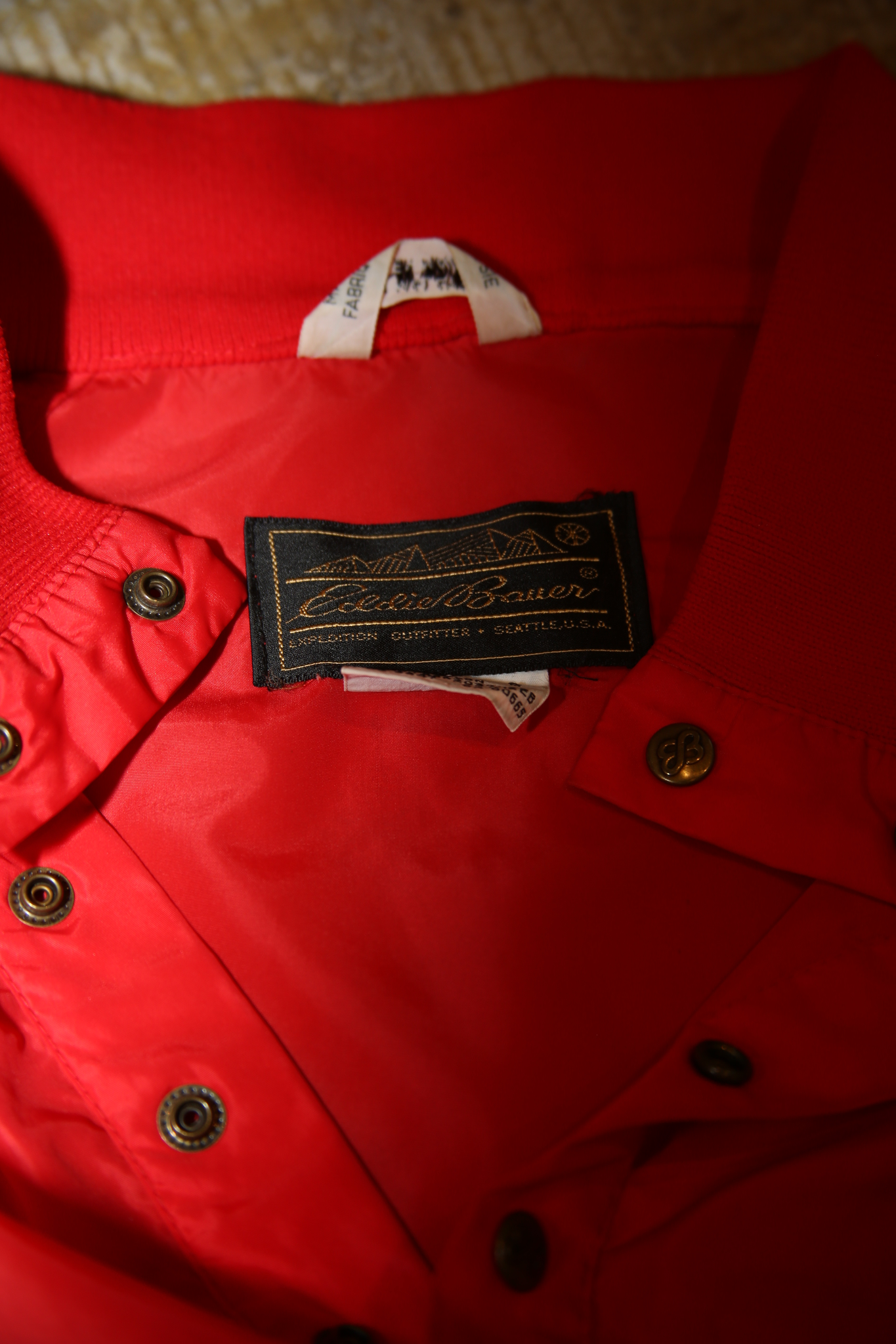 1970 EDDIE BAUER / NYLON PULLOVER SHIRT IN RED