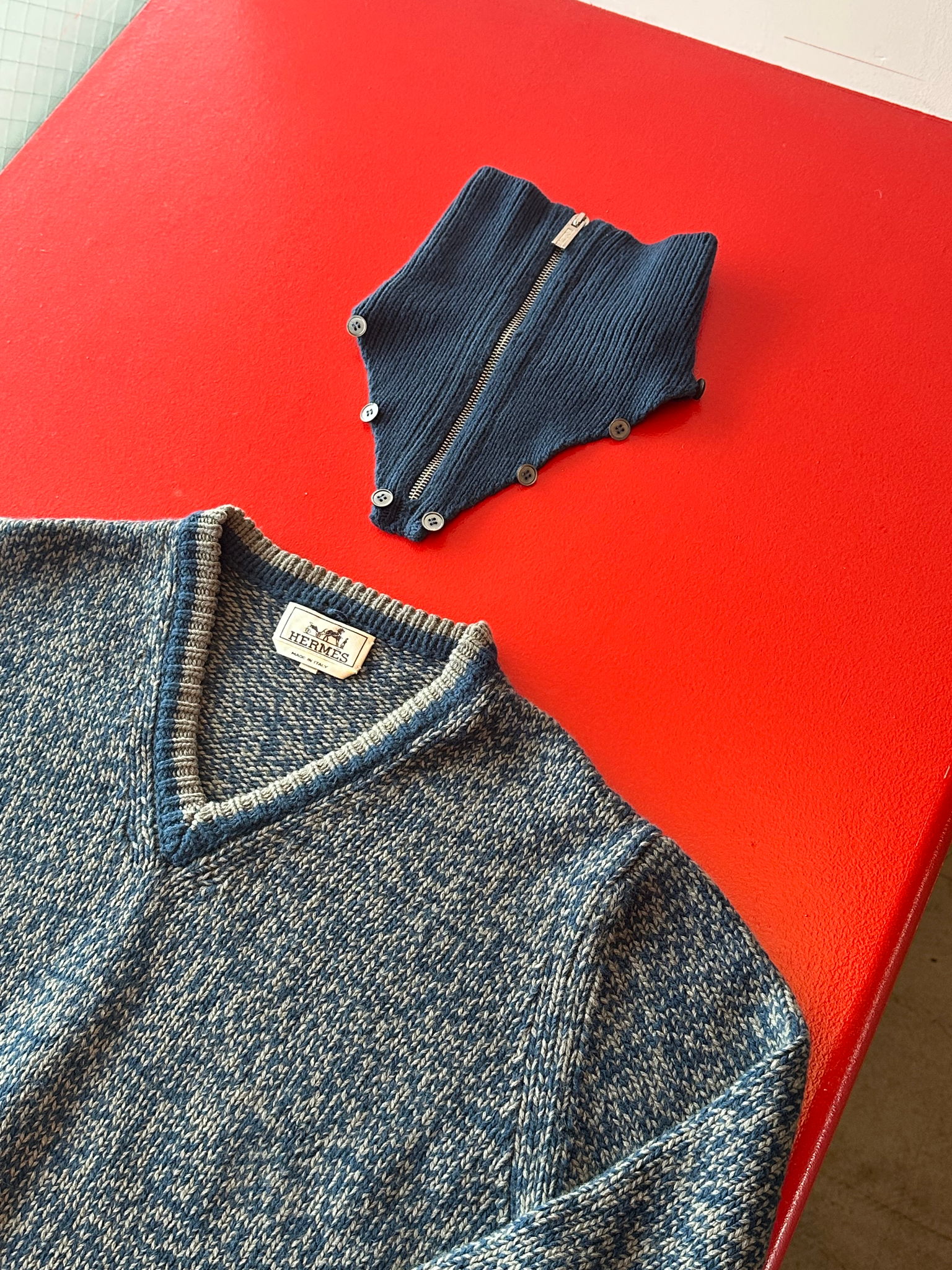 2000 HERMES / MERANGE CASHMERE DRIVERS SWEATER WITH DETACHED COLLAR